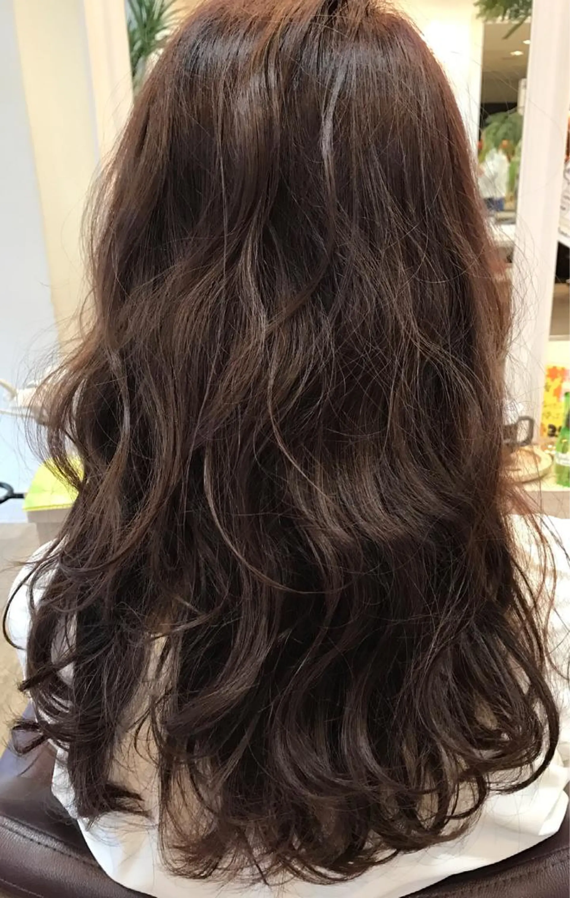 セミロング カラー パーマ、髪質改善 川崎祐介のヘアスタイル