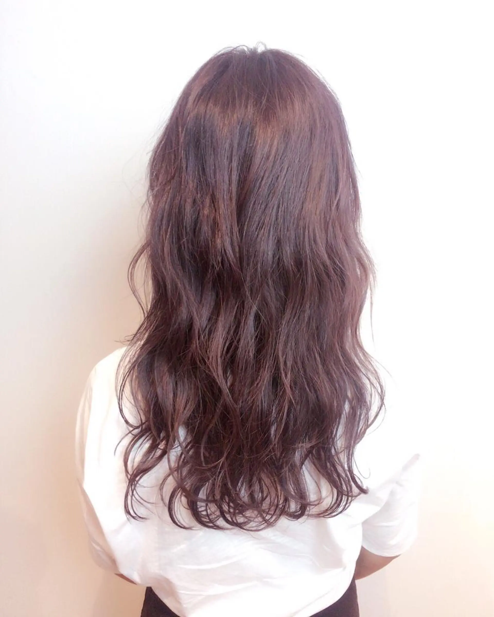 セミロング カラー ヘアアレンジ パープルカラー ヘアカラー 秋葉 一郎のヘアスタイル