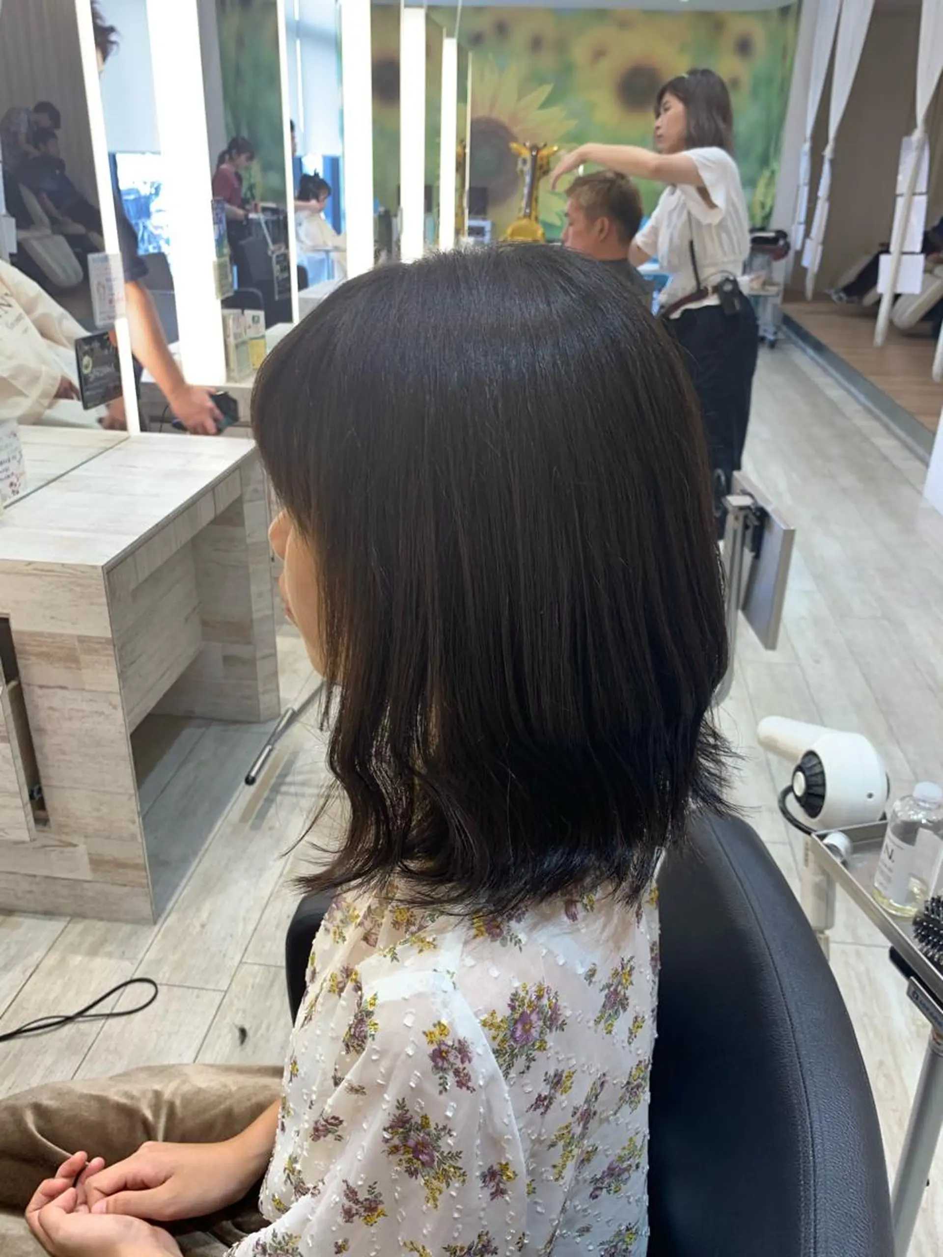 ミディアム カット レイヤー/パーマ 西山賢志のヘアスタイル