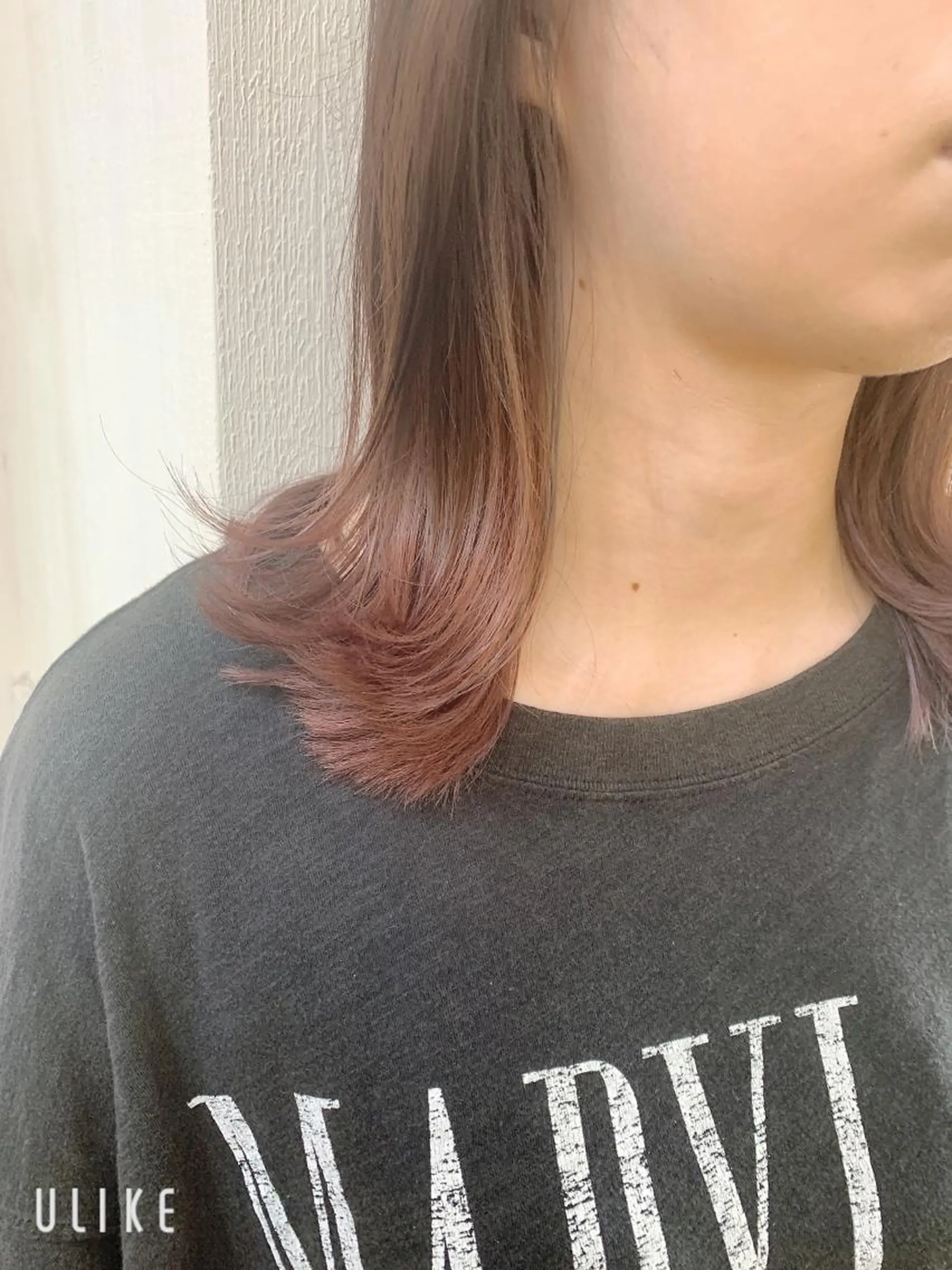 セミロング カラー ヘアアレンジ グラデーションカラー レッドカラー きむえり/髪質改善 /うねり広がり改善のヘアスタイル