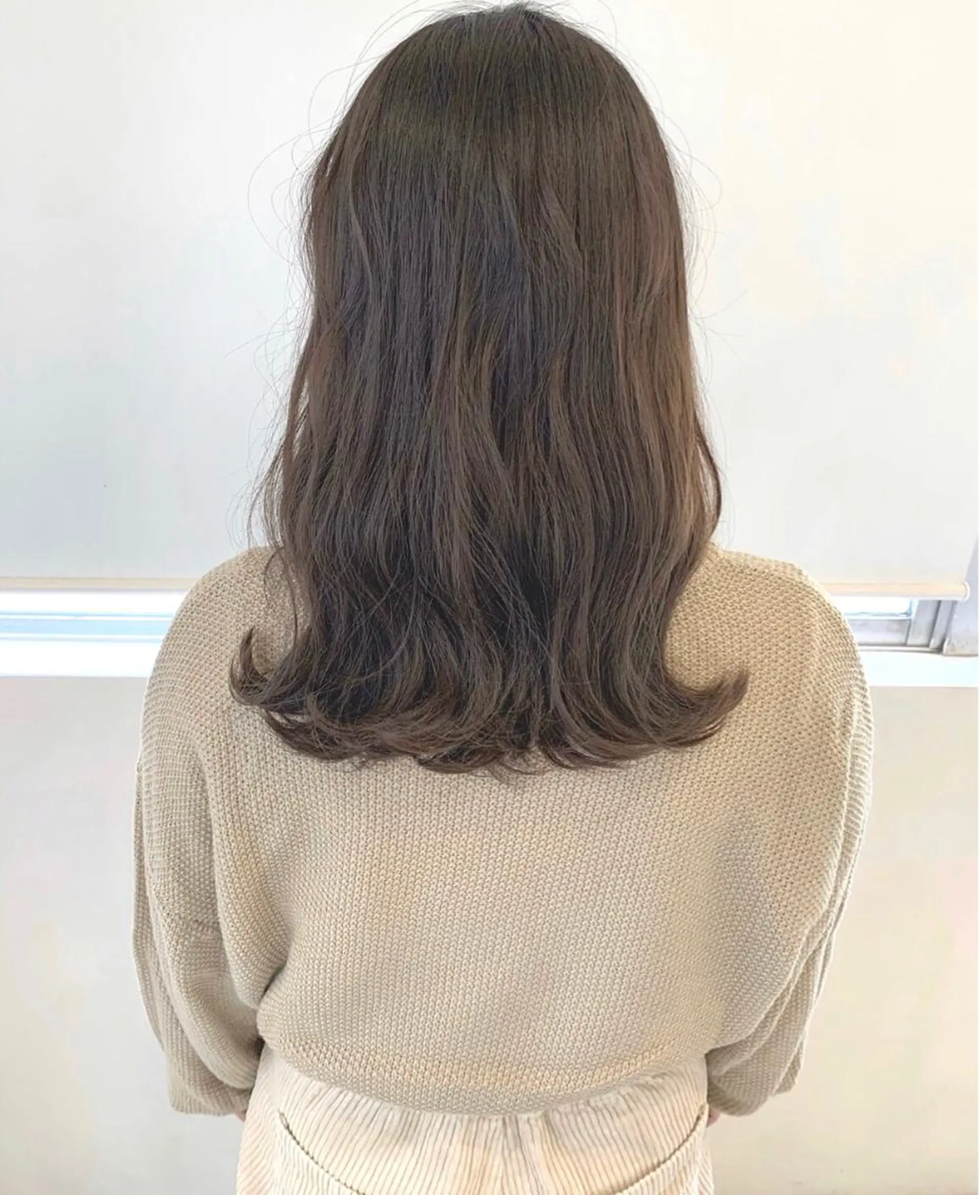 ロング カラー ベージュカラー ミント ミントベージュ オリーブベージュ Sana/ 耳ツボ/インナーのヘアスタイル