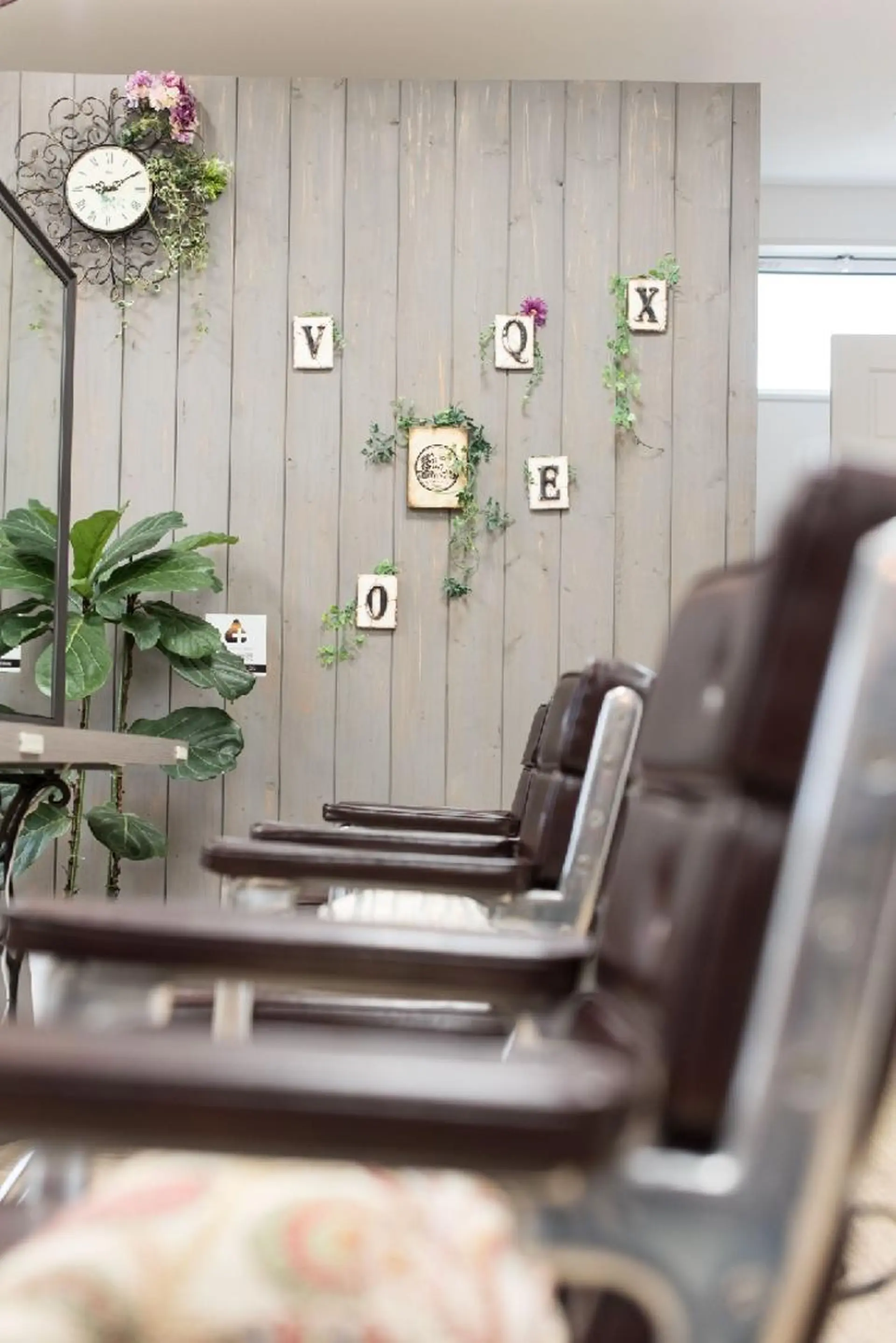 セミロング カラー ブルーカラー 髪質改善 トリートメント トリートメント 髪の病院  ルーミールームのヘアスタイル