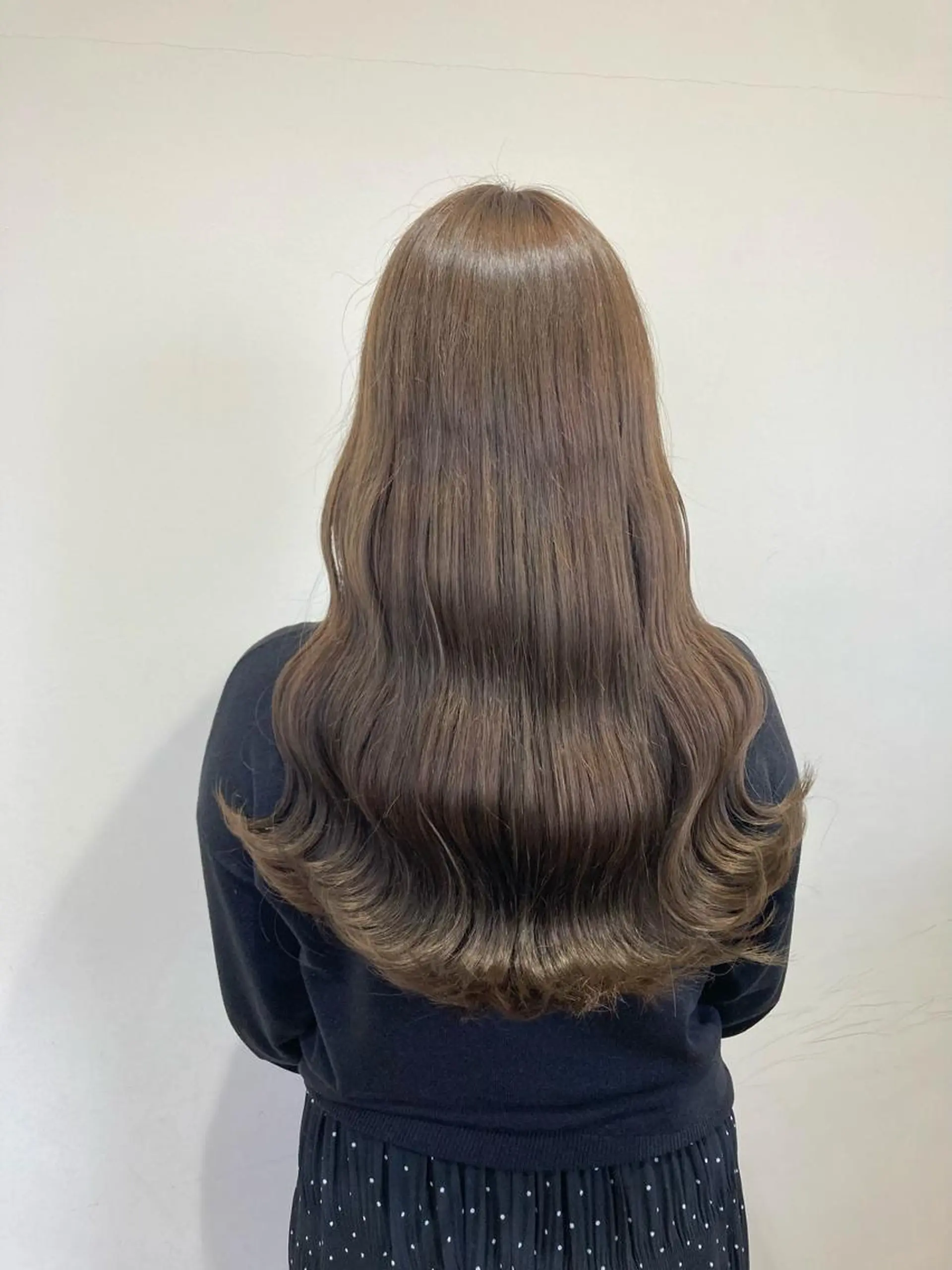 ロング ヘアカラー 梅山 美侑のヘアスタイル