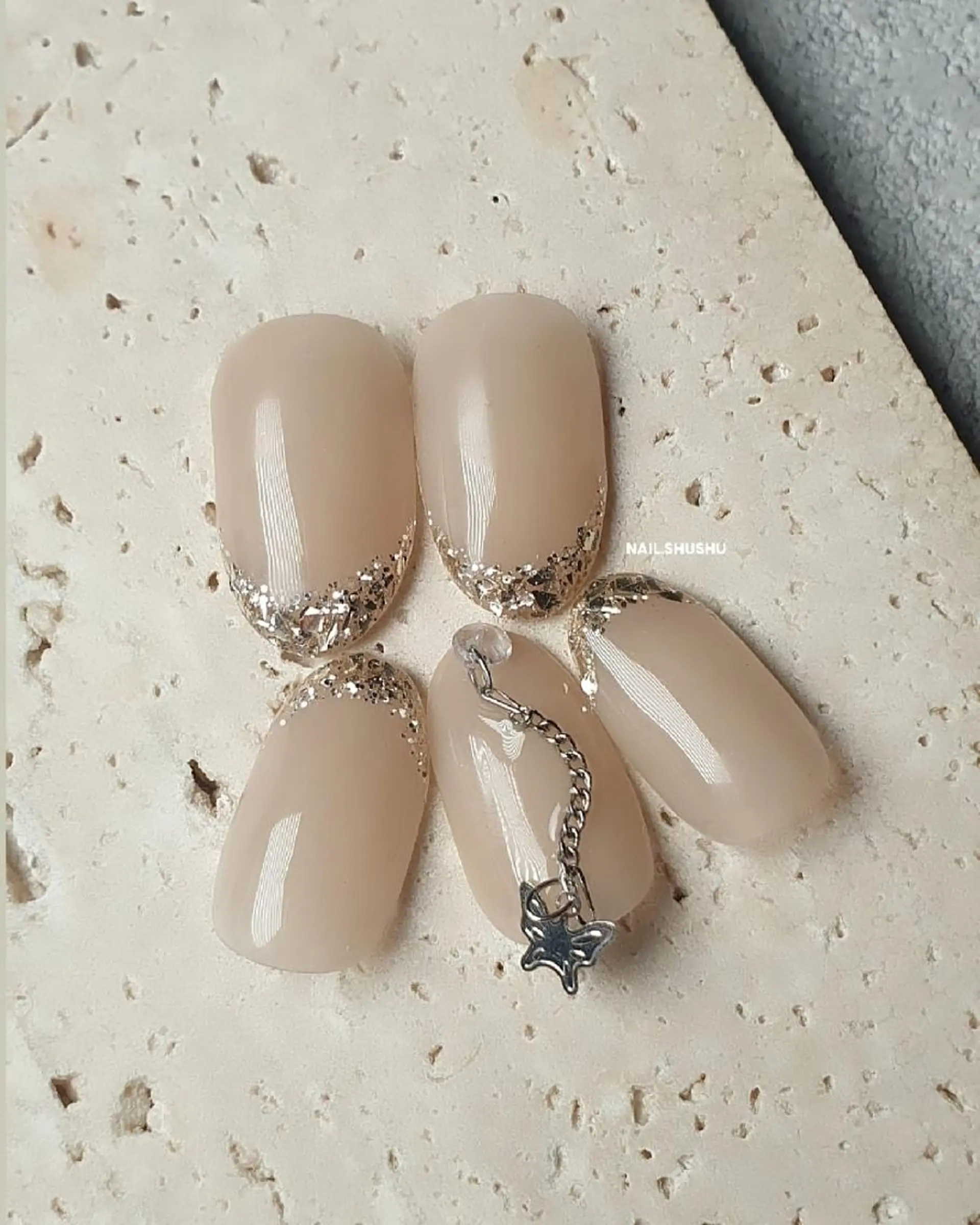 ネイル 持ち込み ニュアンスネイル ワンカラーネイル シンプルネイル バレンタイン 3dパーツ/流行り 👧shushu❤️のネイルデザイン