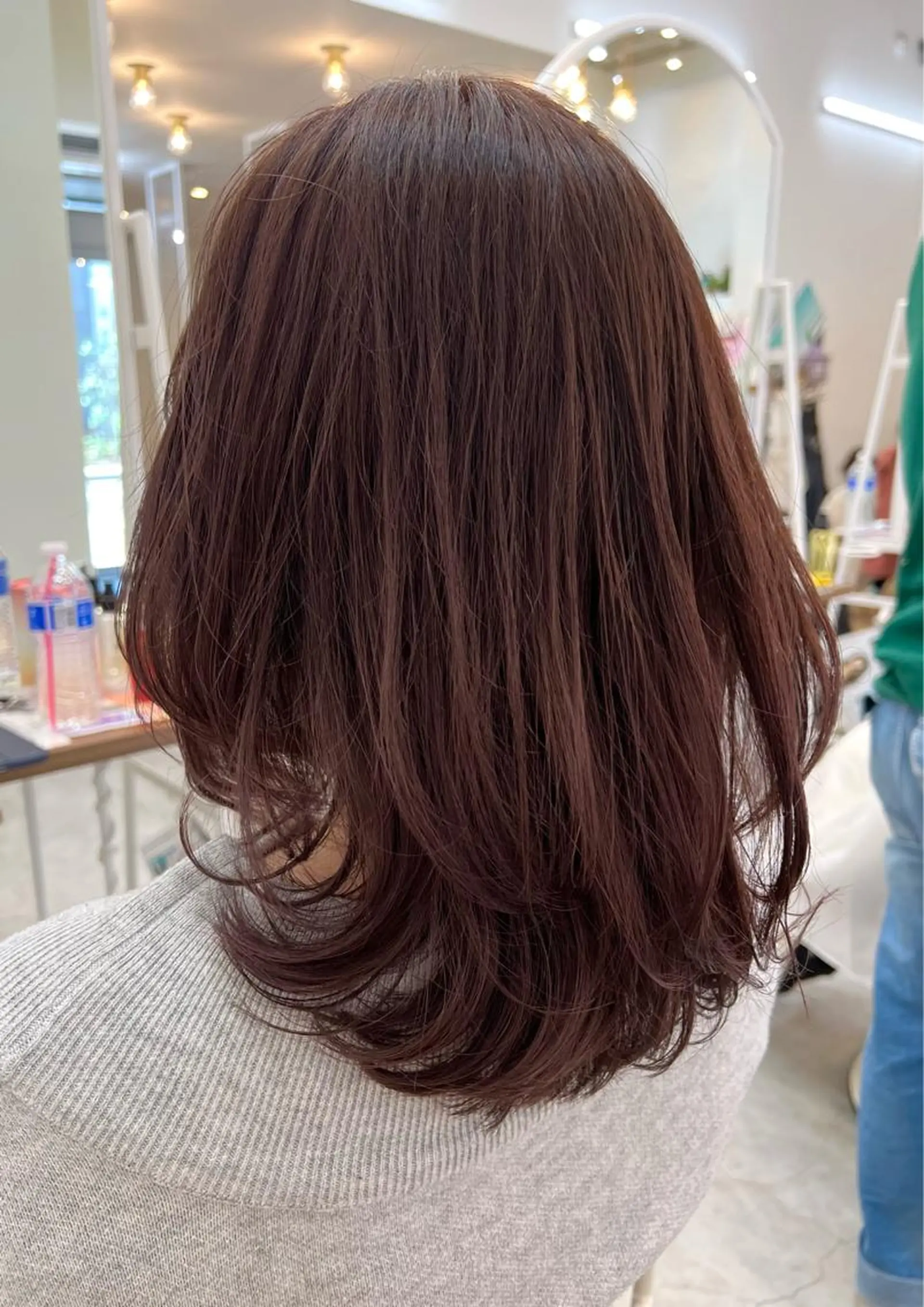 セミロング カラー ラベンダーカラー ラベンダーピンク ピンクカラー くびれヘア ROMMY. ロミーのヘアスタイル