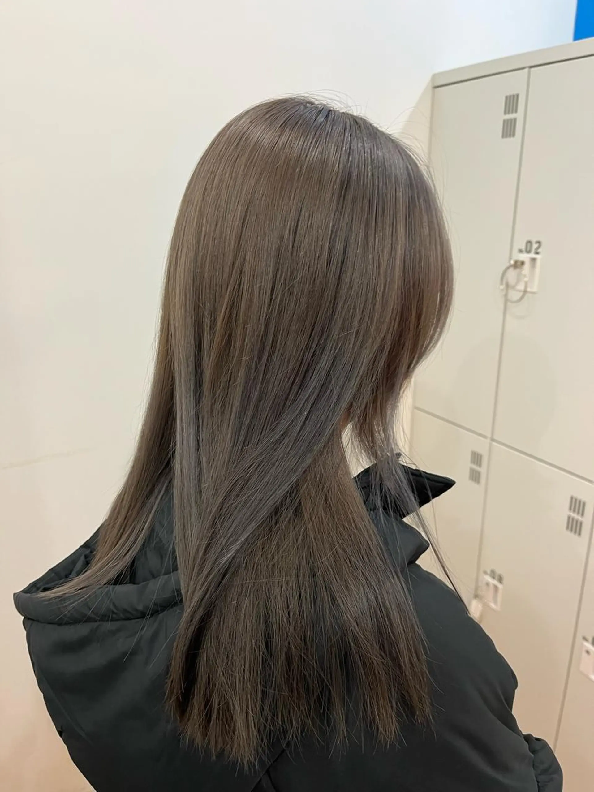 セミロング ヘアカラー タニ ヒナタの眉毛・アイブロウイメージ