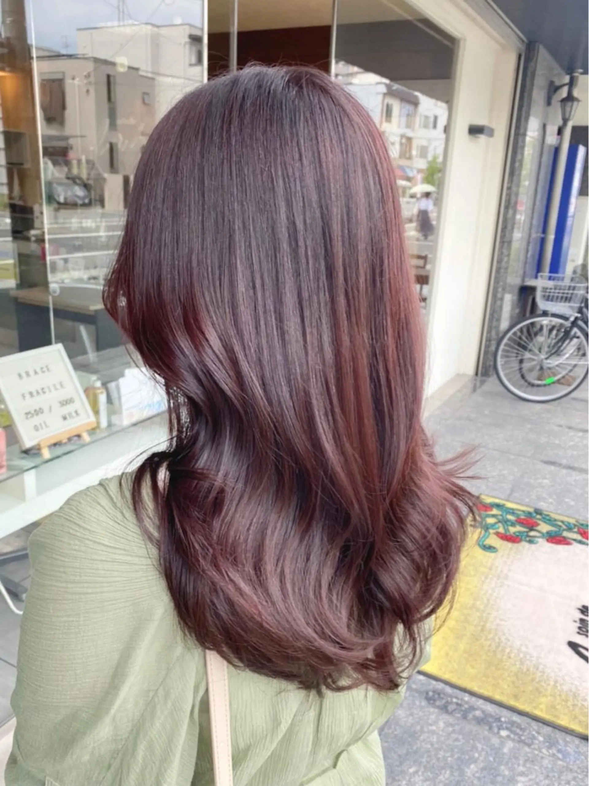 セミロング ヘアカラー 🫧艶髪カラー🫧 森本くるみのヘアスタイル