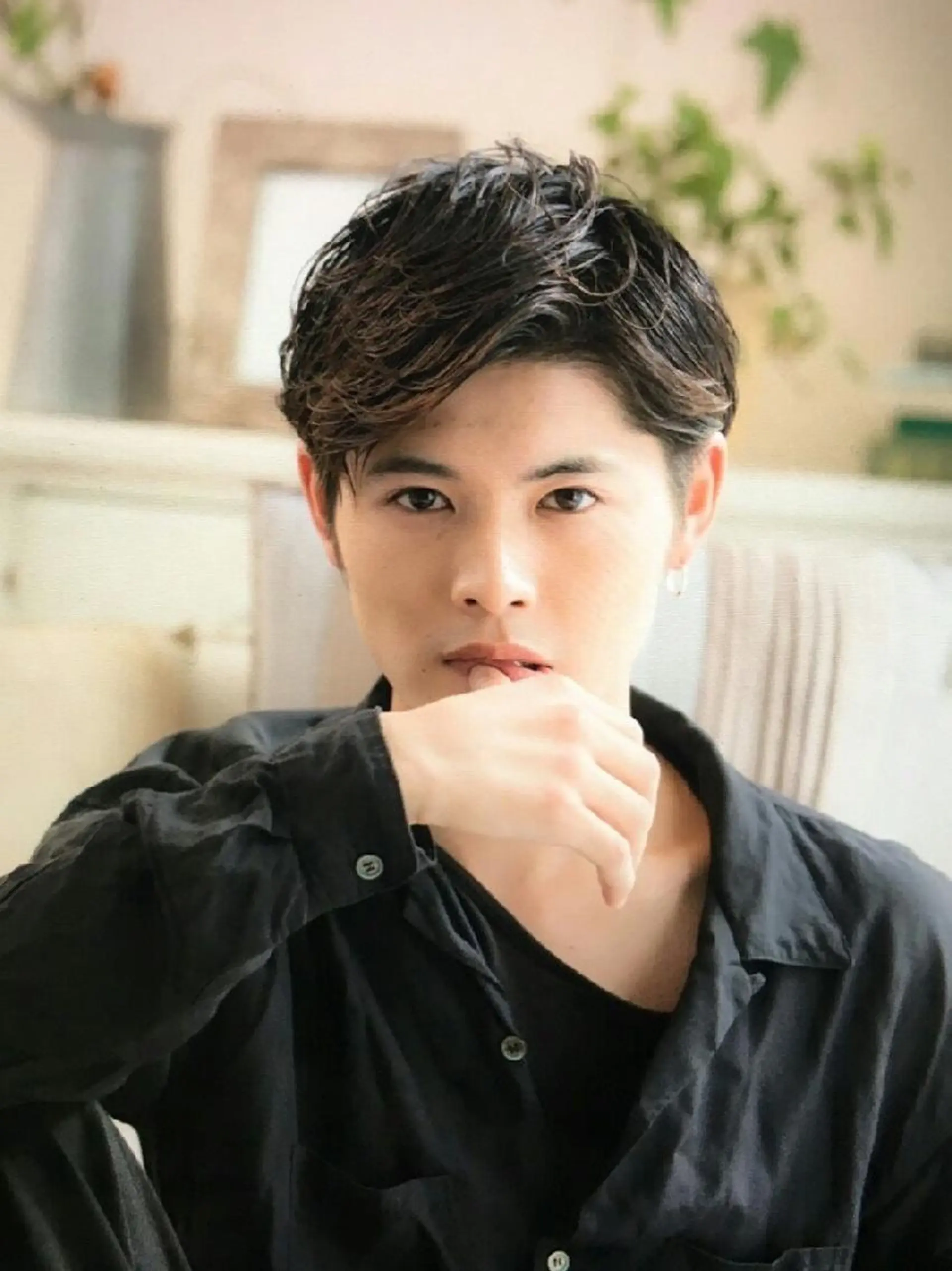 ショート メンズ アップバング 遠藤 拓馬のヘアスタイル