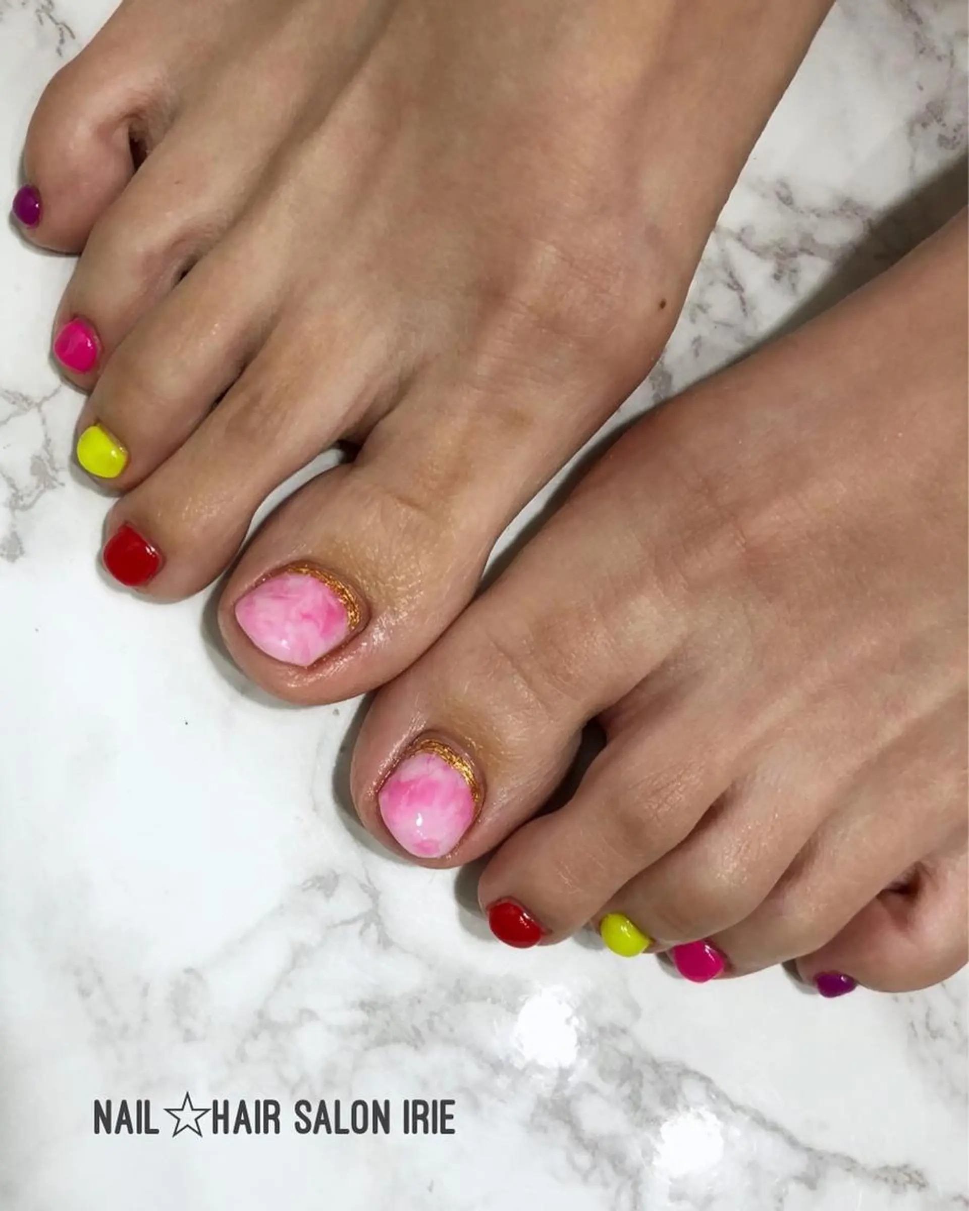 ネイル フットネイル 與儀 知佳のネイルデザイン