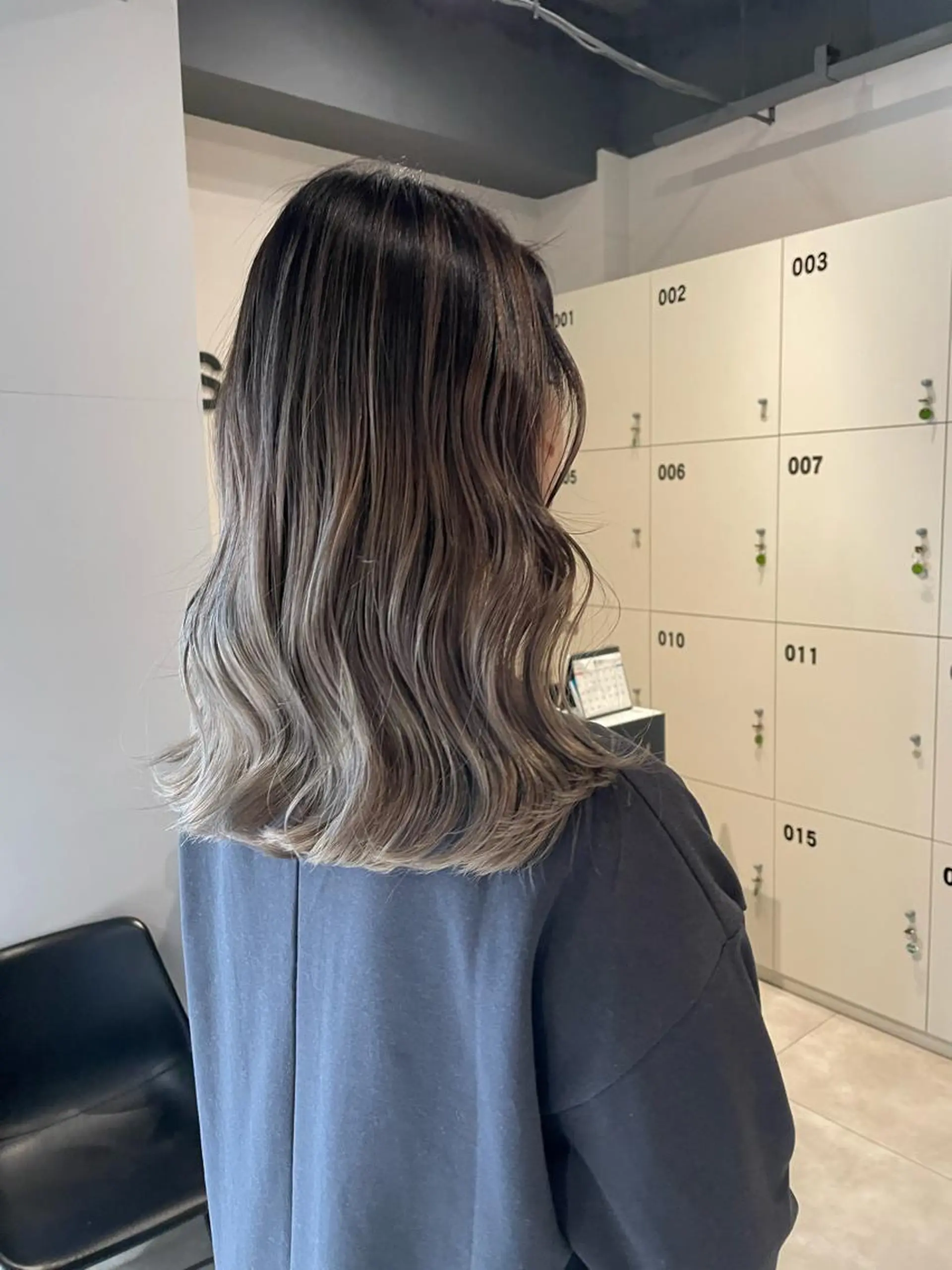 ミディアム カラー バレイヤージュ レイヤーカット ブリーチ👩‍🦳/ ‪✂︎MANAMIのヘアスタイル