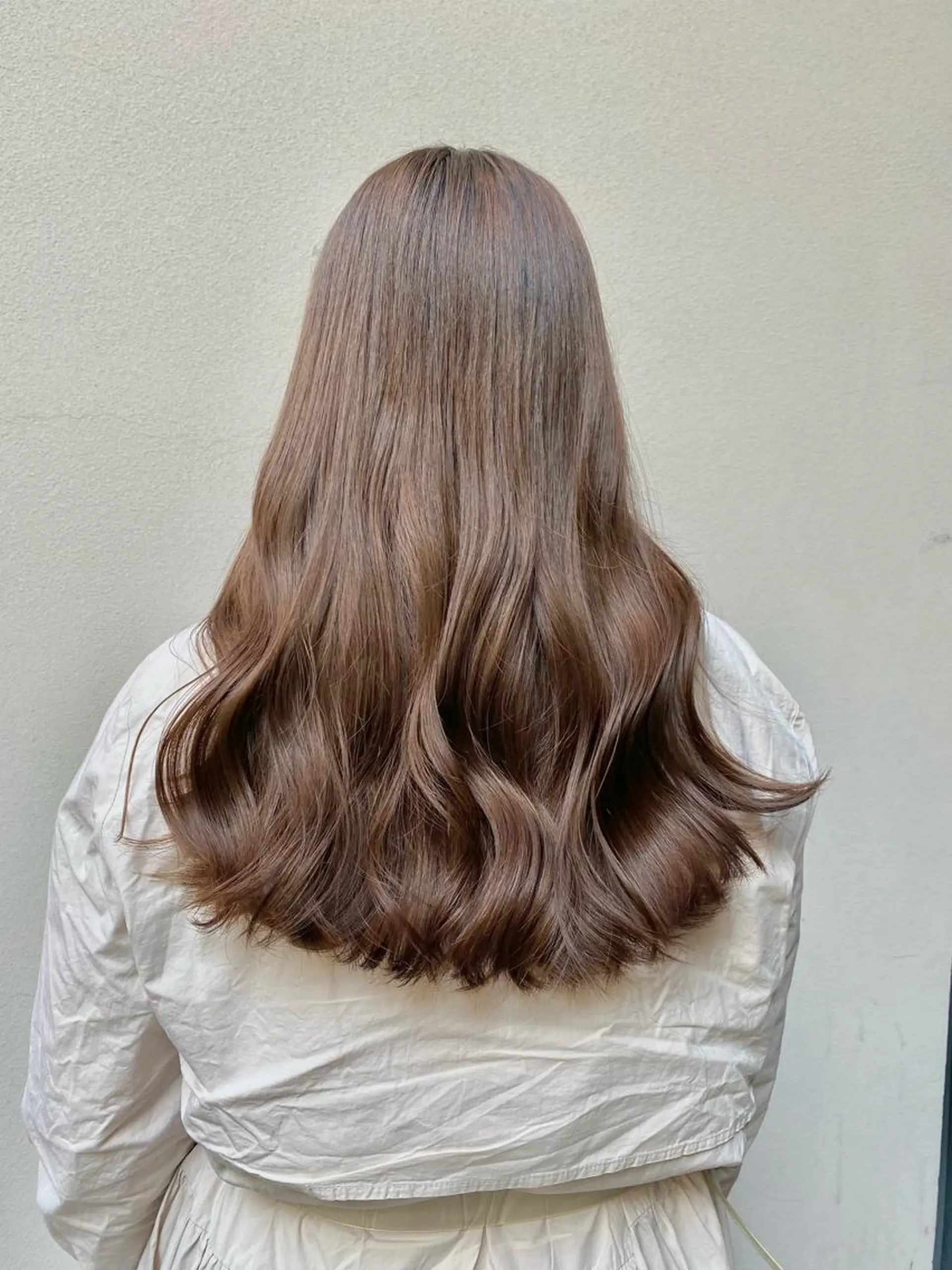 ロング カラー ベージュカラー ミルクティーベージュ 韓国風ヘア カット ヘアカラー トリートメント ボブ/縮毛矯正/ レイヤー/塚田のヘアスタイル