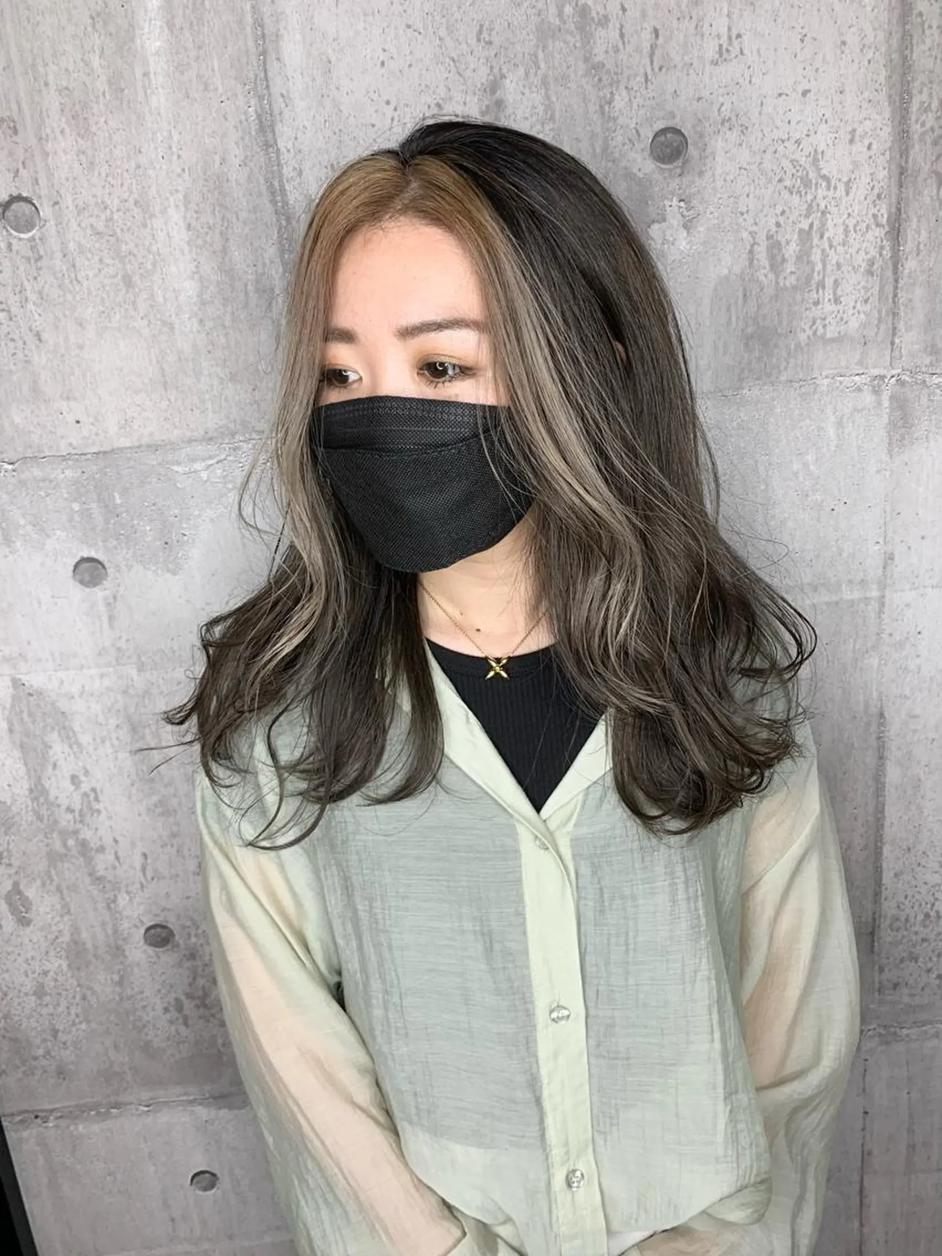 ミディアム ミストバング yoshihara yuukiのヘアスタイル