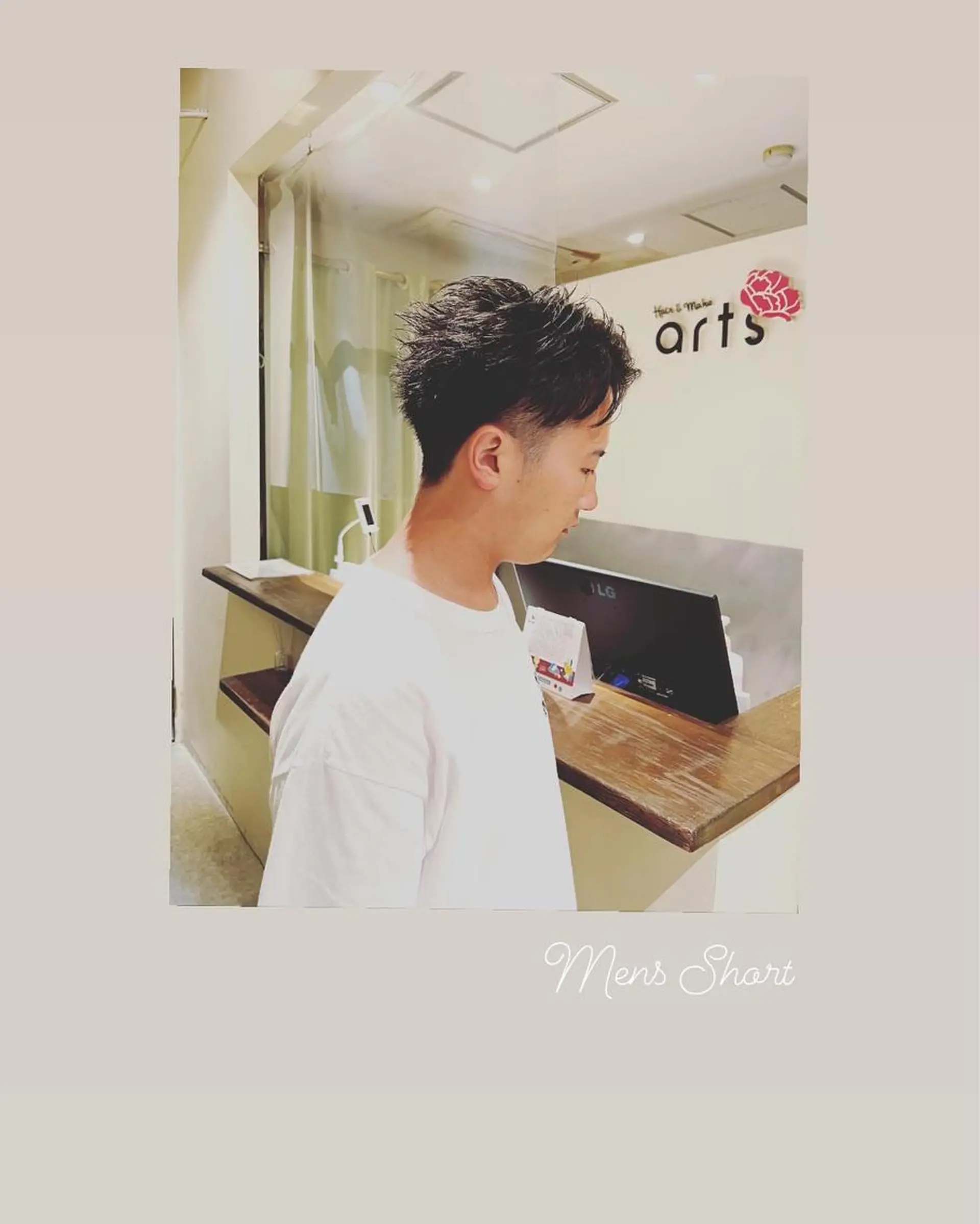 ショート メンズ ツーブロック 刈り上げ ハイライト/インナー /ブリーチ/レイヤーのヘアスタイル