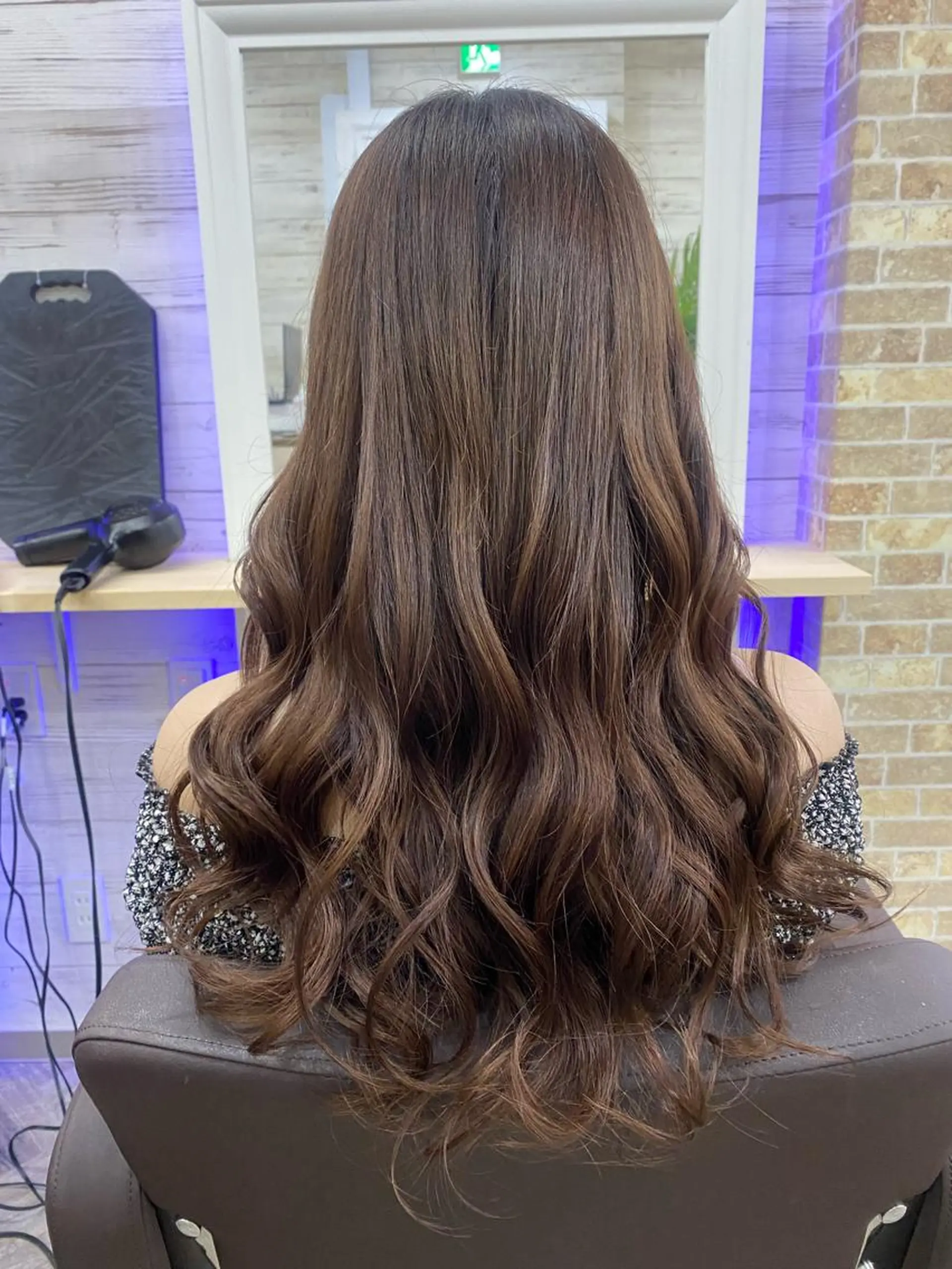 セミロング カラー ヘアアレンジ ショートボブ 編み込みエクステ シールエクステ セミロングパーマ バレイヤージュ LAVENDIA 初音のヘアスタイル