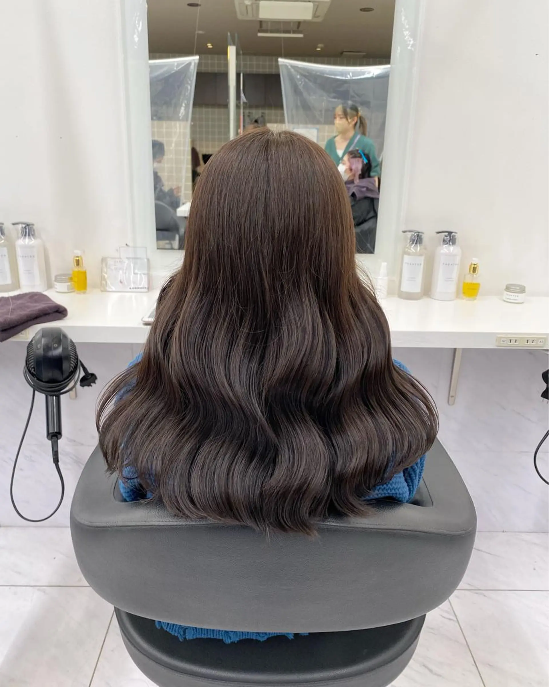 ミディアム カラー ヘアアレンジ キッズ ブラウンカラー ダークブラウン TRU Shino🦋のマツエク・マツパデザイン
