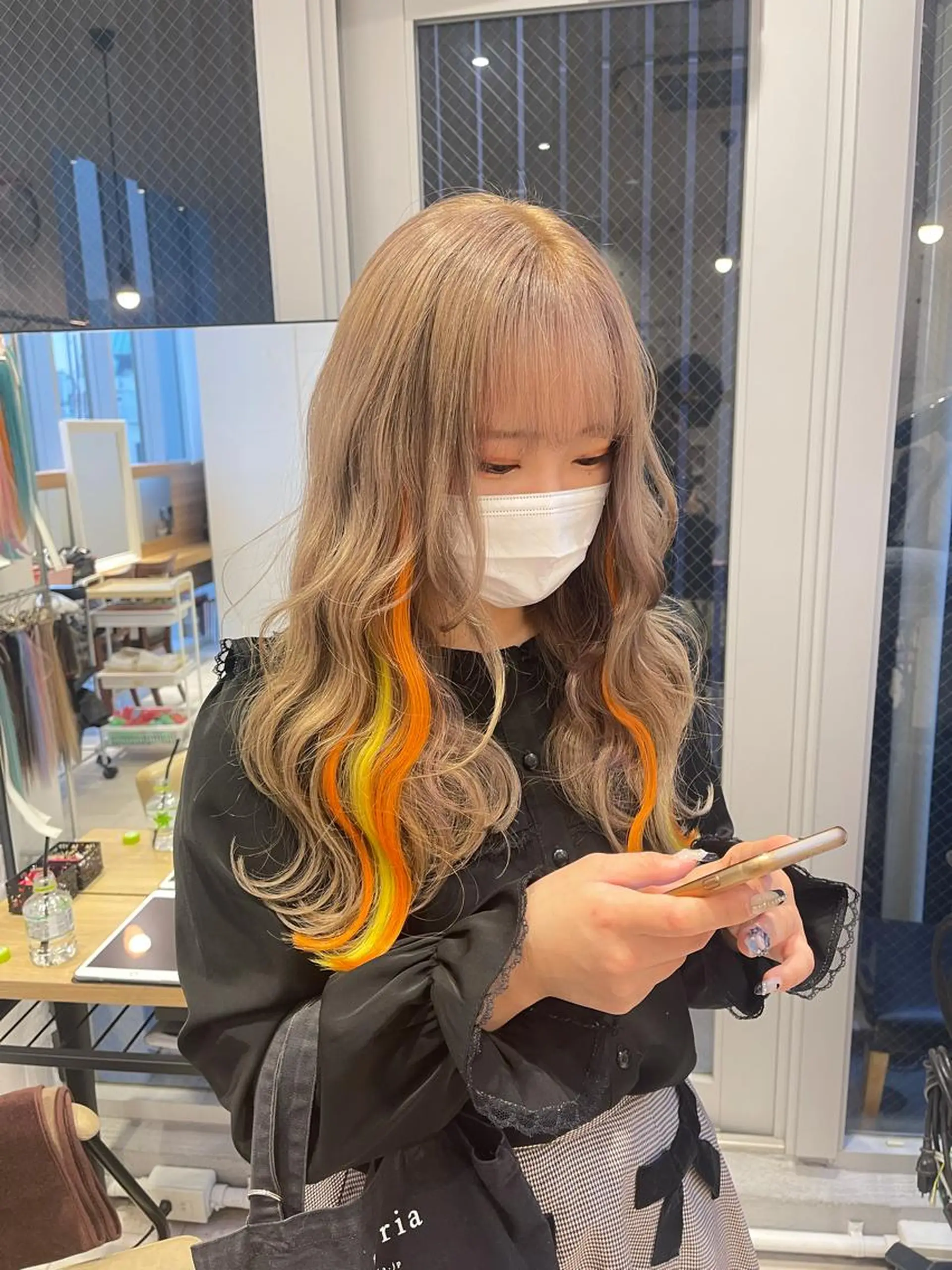 ロング カラー オレンジ イエローカラー エクステ エクステ インナーエクステ渋谷 🦋KAJIのヘアスタイル