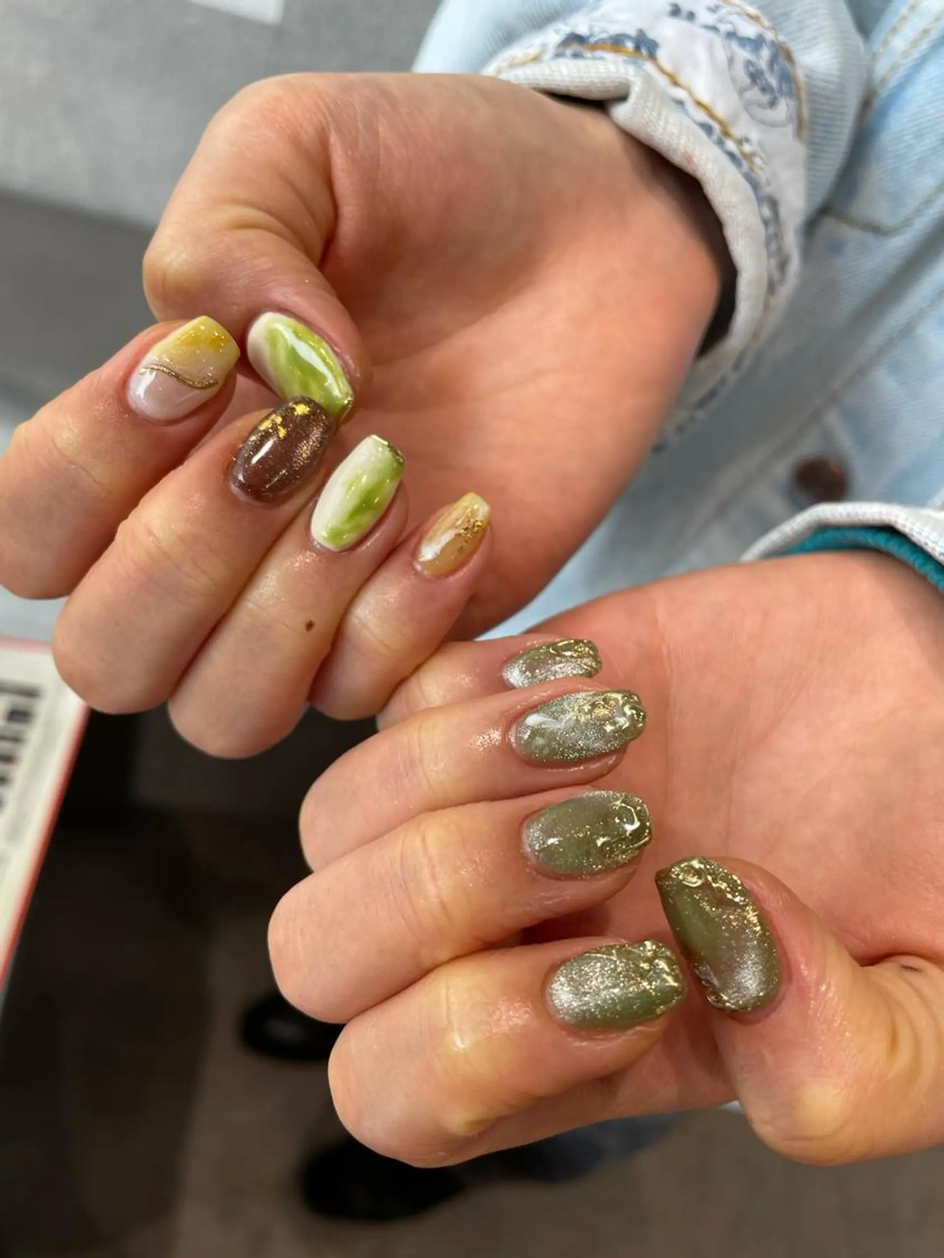 ネイル グリーン ニュアンスネイル ハンドネイル ナチュラル透明感🌱 小山美樹子のヘアスタイル