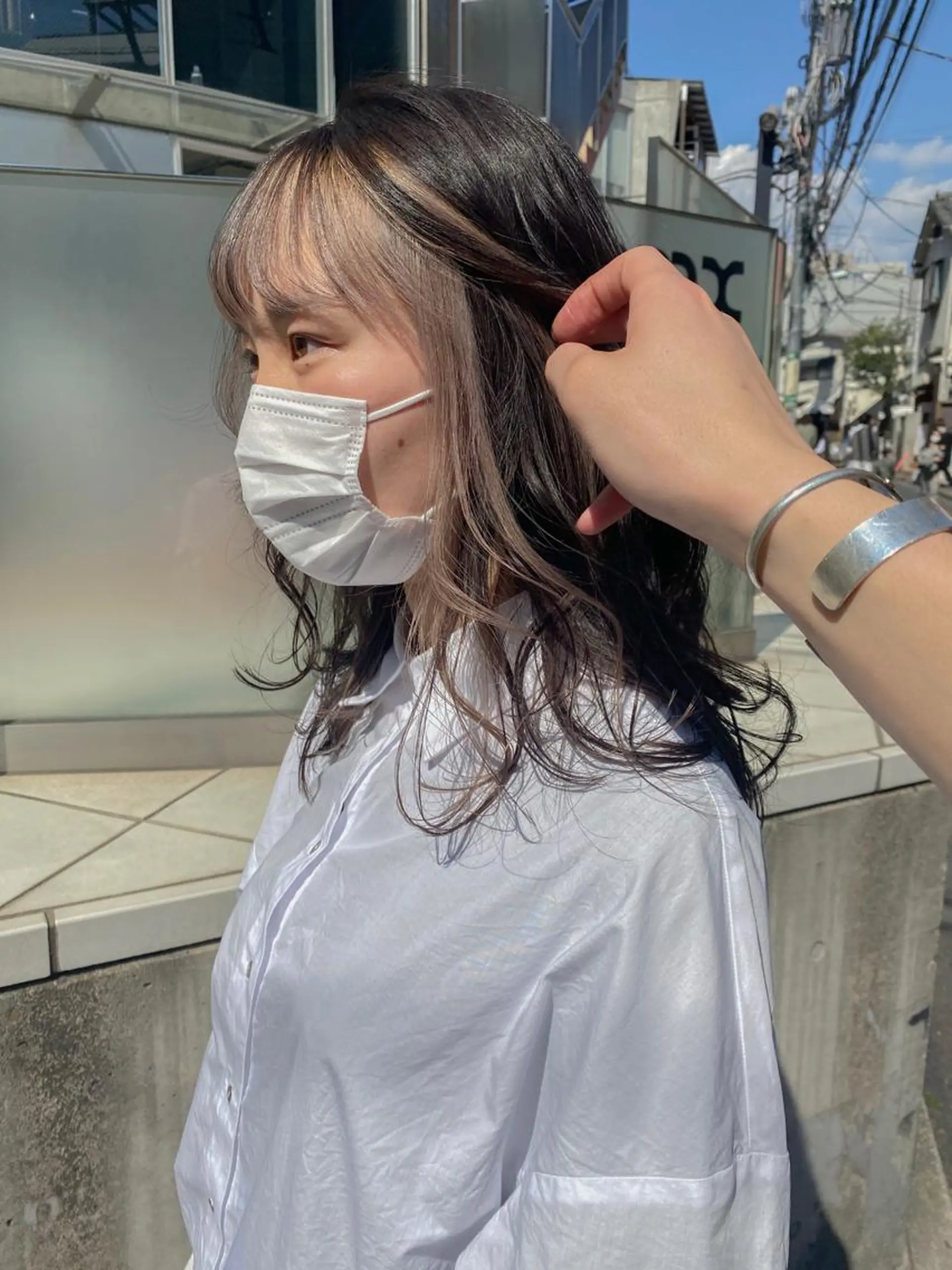 ミディアム カラー ミストバング ベージュカラー  フェイスフレーミング インナーカラー カット ヘアカラー トリートメント 海外デザイン🇺🇸 石渡諒太のヘアスタイル