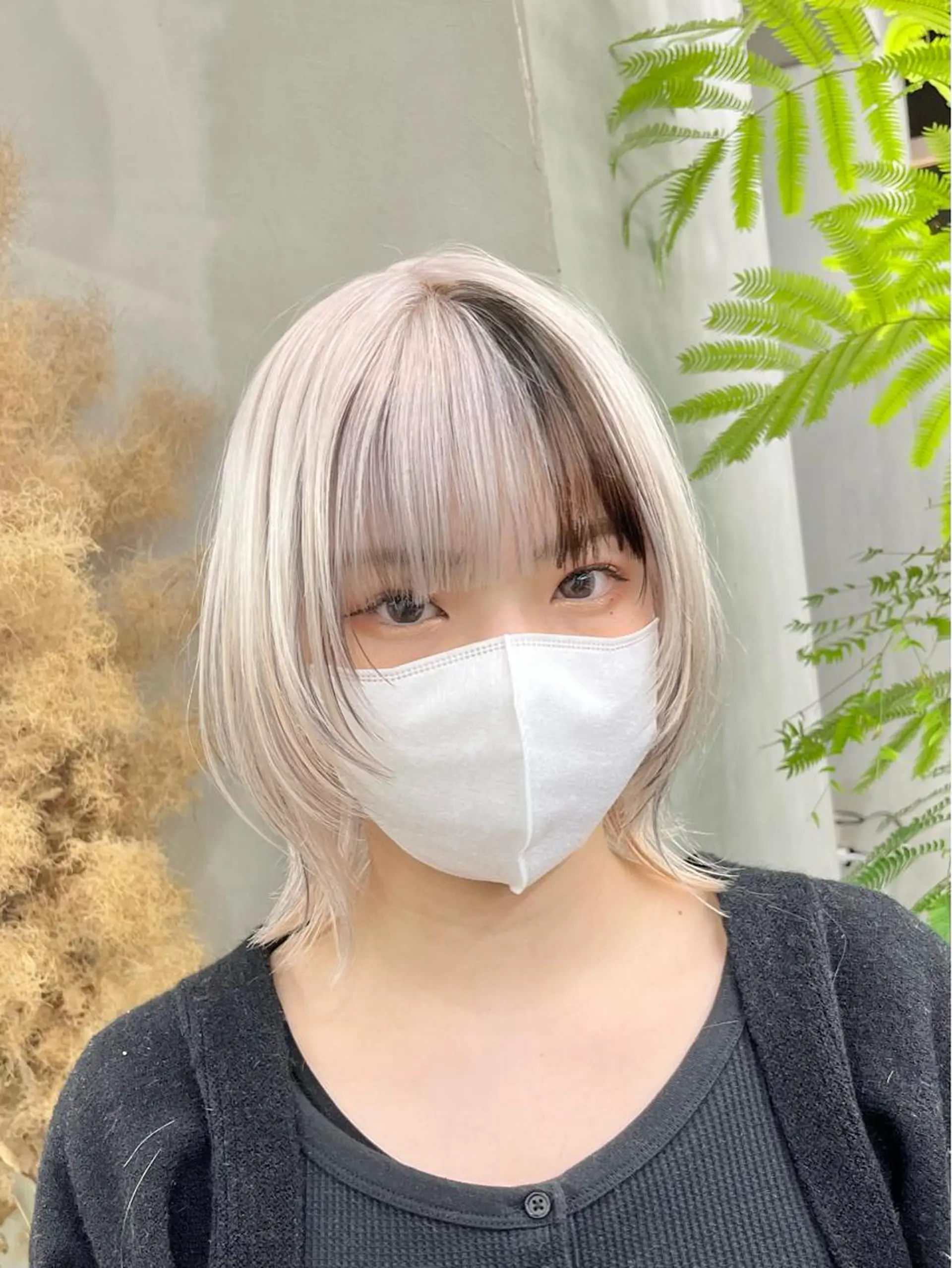 ミディアム イツク ⚡️ ルーツ/ハイトーンのヘアスタイル