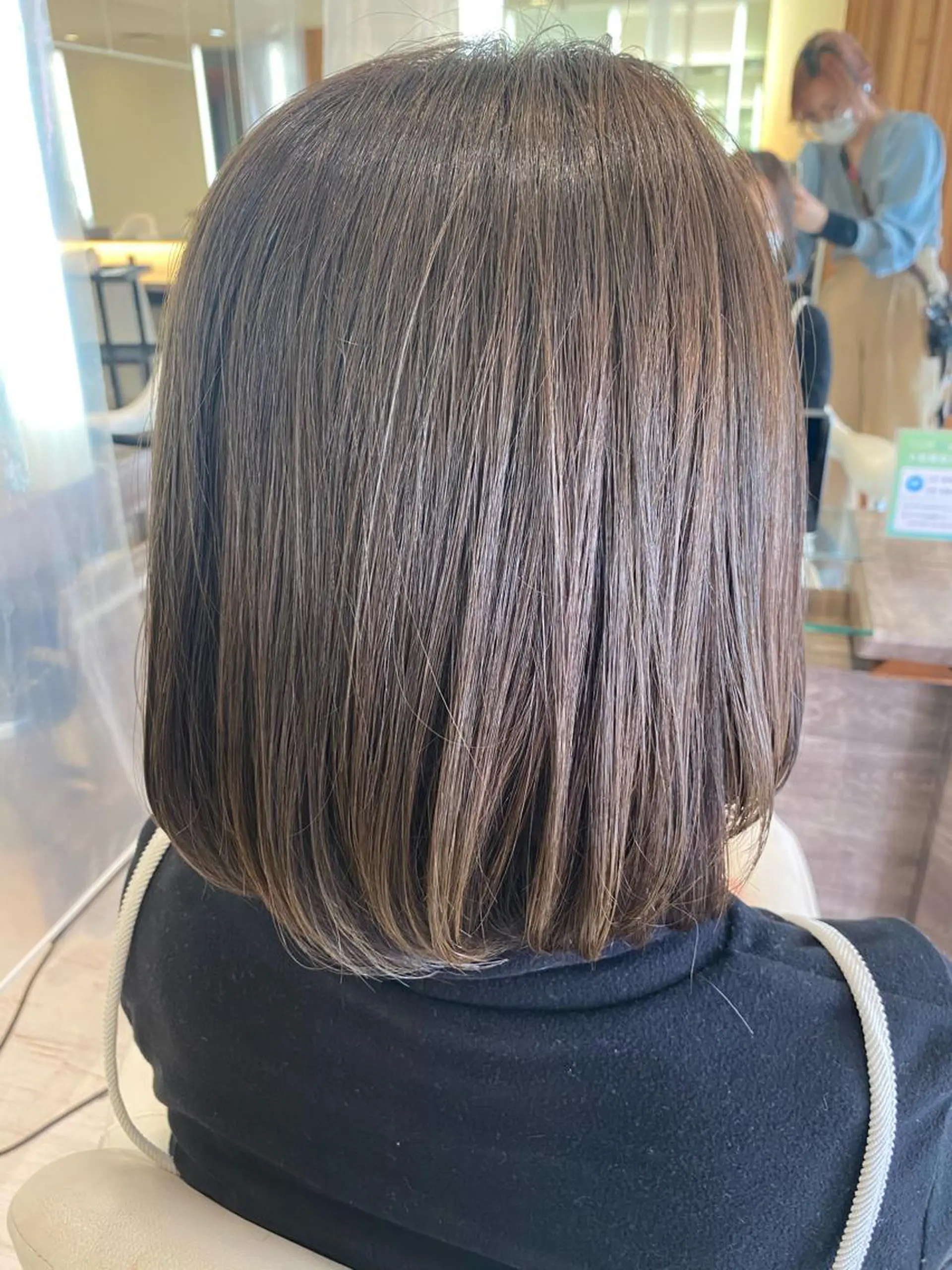 ミディアム カラー ブリーチ 透明感カラー グレージュ イルミナカラー 小顔レイヤー/ ベージュ🤍Rieのヘアスタイル