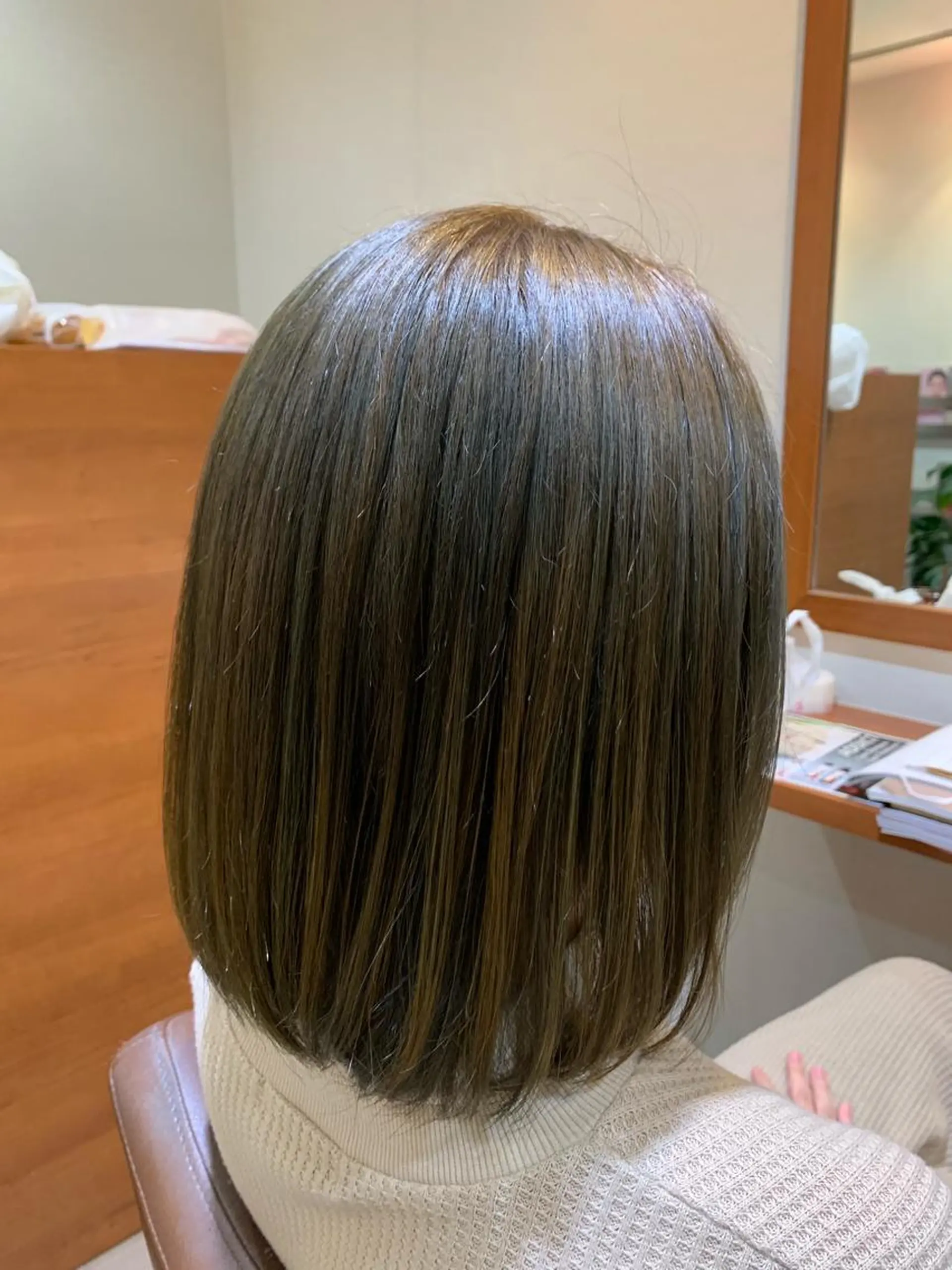 ミディアム カラー 蓮見  友里のヘアスタイル