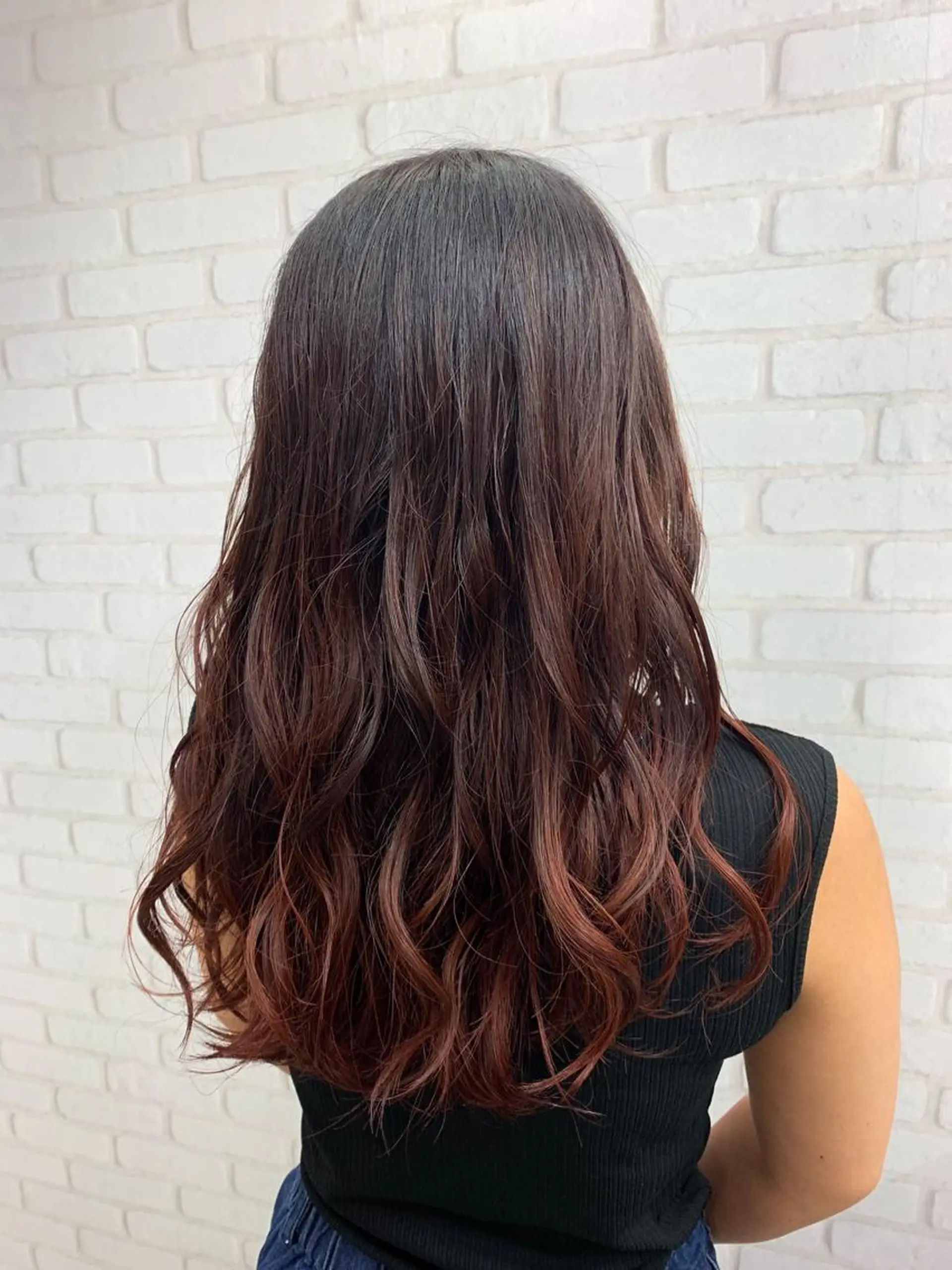 セミロング カラー ヘアアレンジ グラデーションカラー ブリーチカラー🫧 森　凪沙のヘアスタイル