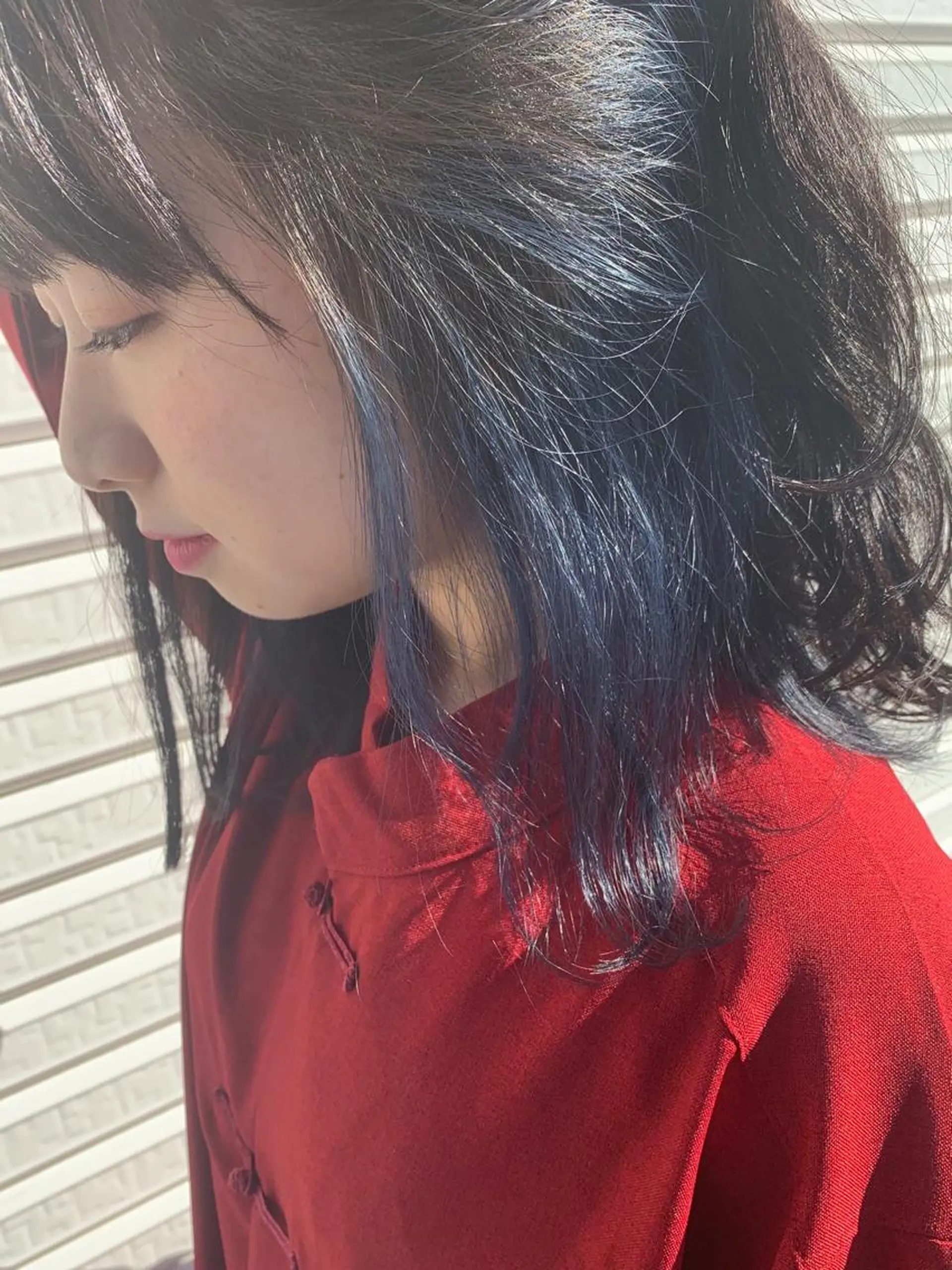 カラー ブリーチ ブルーカラー インナーカラー 血分 優人のヘアスタイル