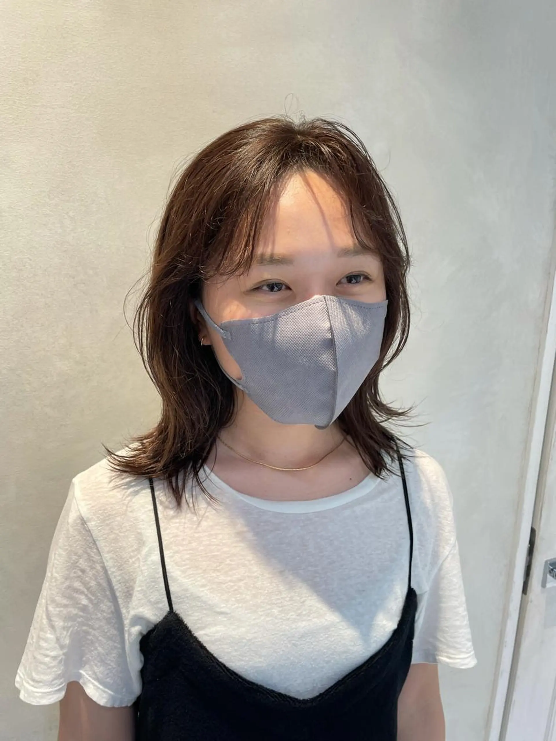 ミディアム カラー 透明感カラー くせ毛 外ハネヘア 若林 良のヘアスタイル