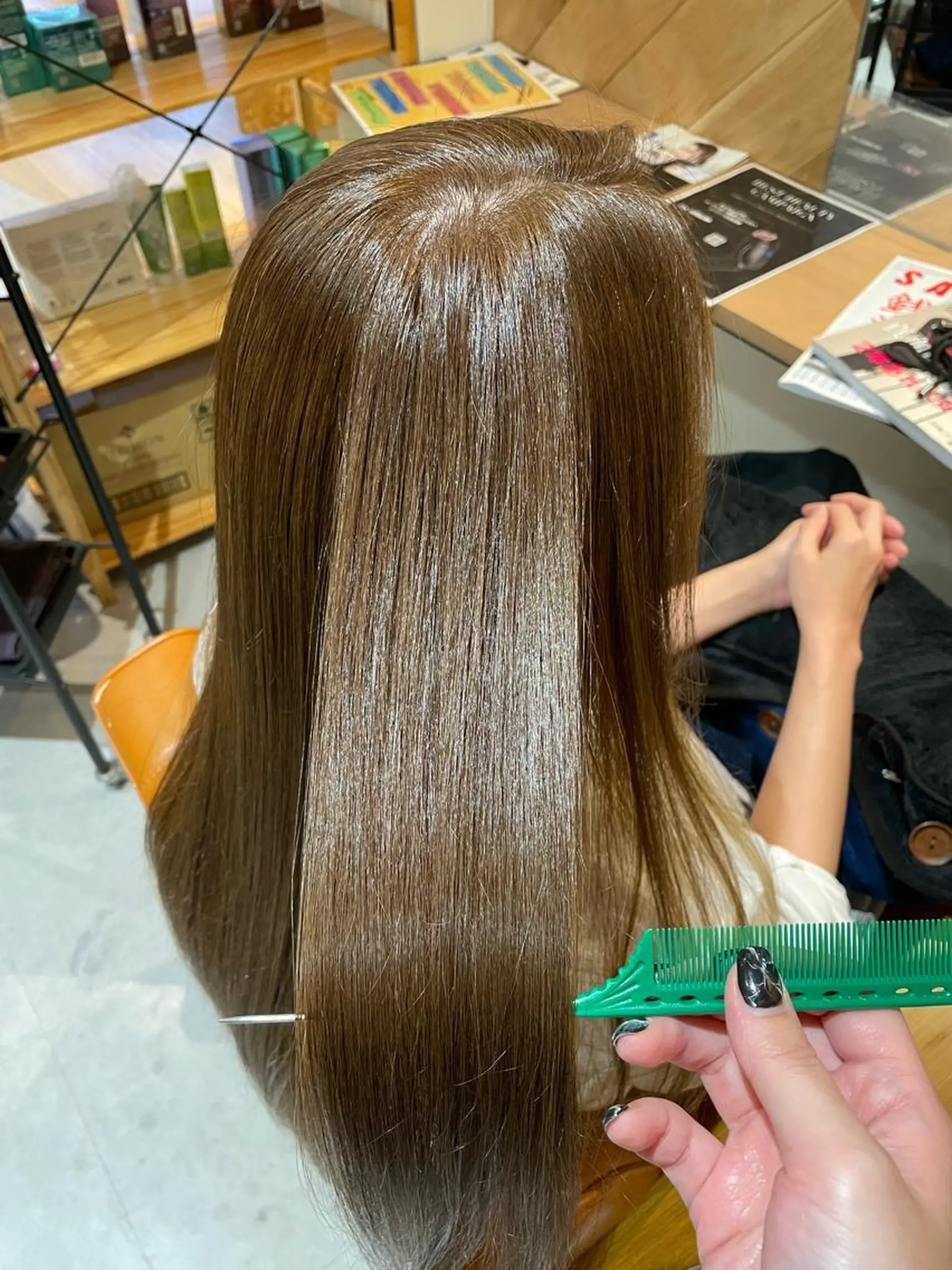 ロング ヘアカラー 中田 サヤカのヘアスタイル