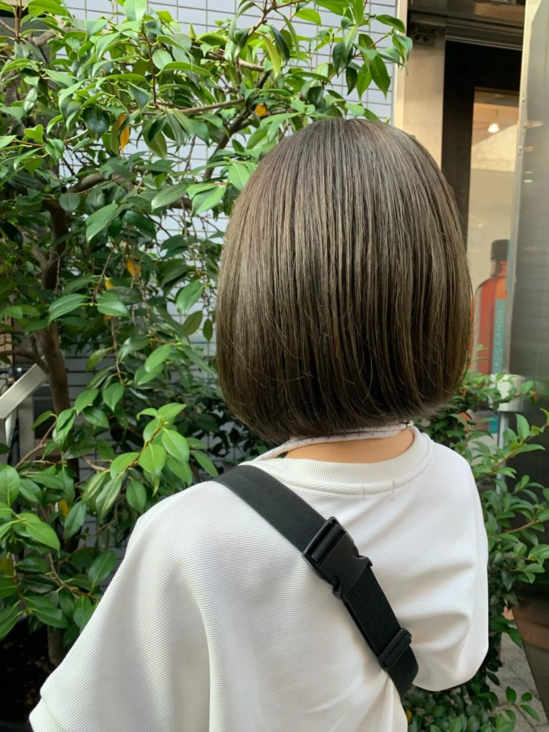 ショート カラー グレージュ オリーブグレージュ オリーブグレー カット トリートメント はしもと ゆうりのヘアスタイル