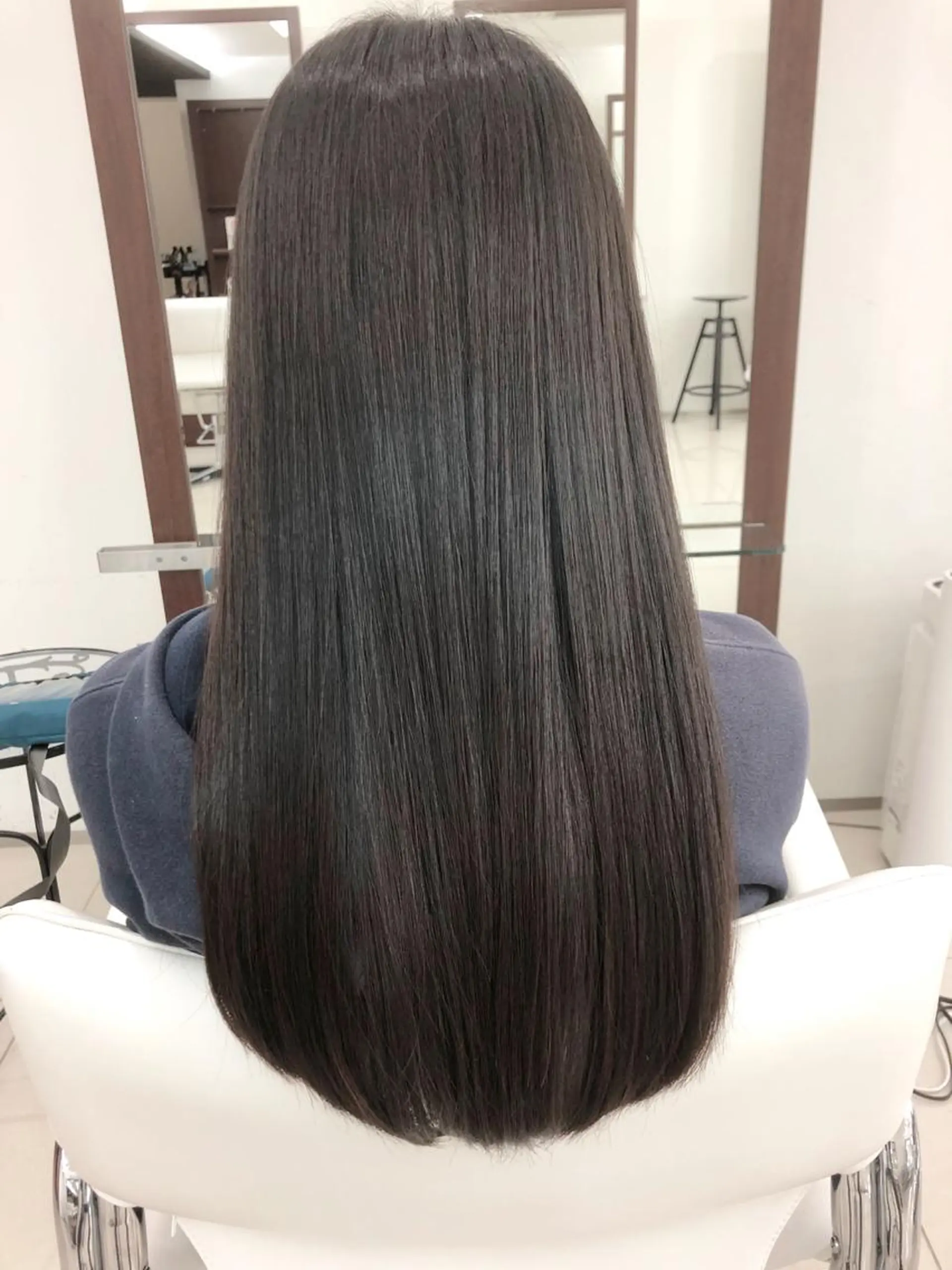 ロング カット 縮毛矯正 トリートメント 小林 伊織のヘアスタイル