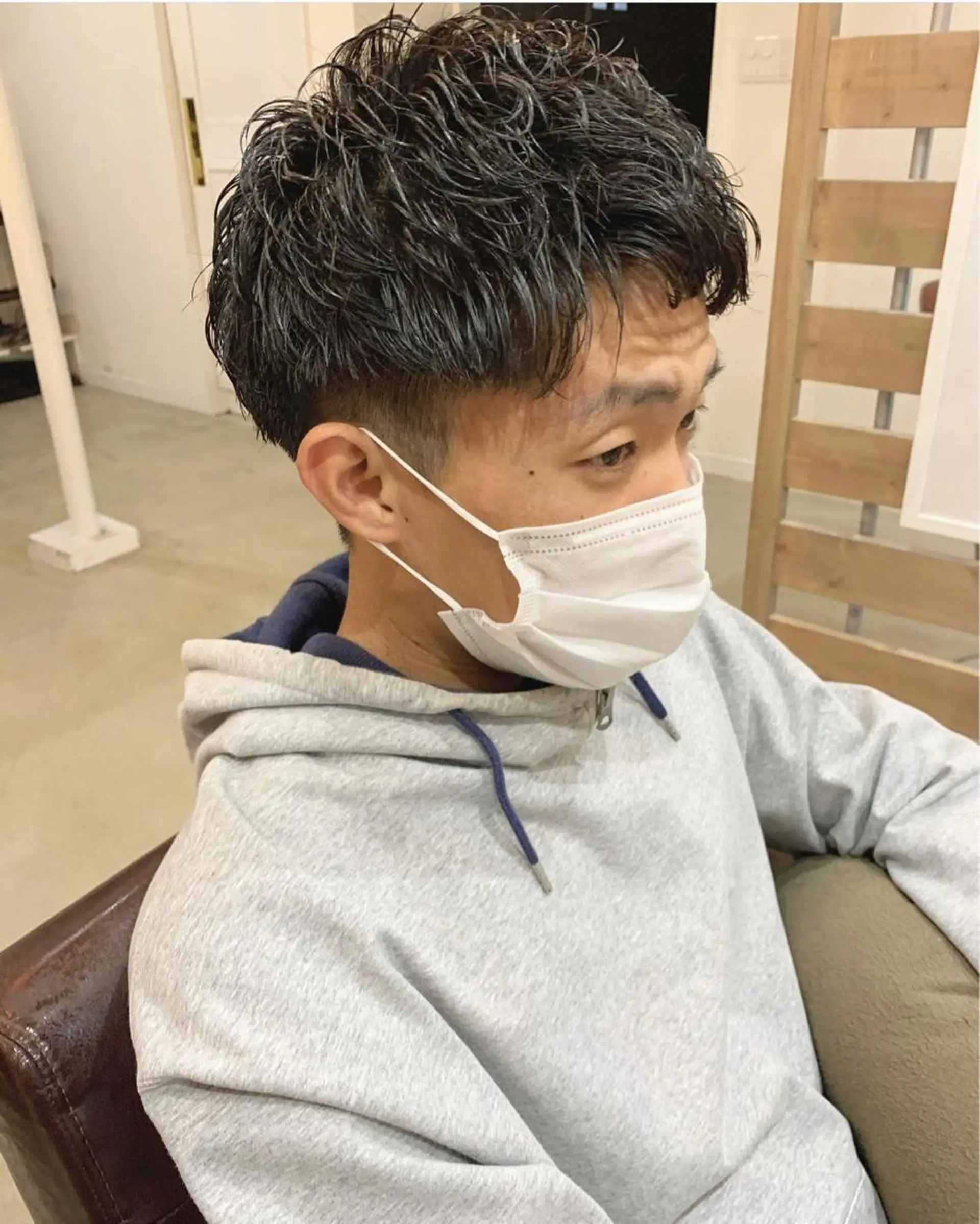 パーマ メンズ メンズパーマ ニュアンスパーマ 眉毛ワックス konomiの眉毛・アイブロウイメージ