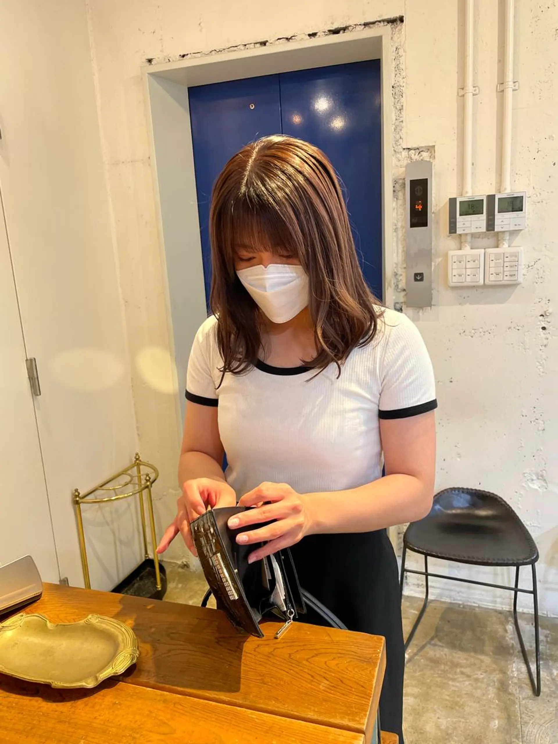 ミディアム カラー ブリーチ グレージュ ラベンダーカラー ラベンダーグレージュ ラベンダーグレー ヘアカラー トリートメント MIOベージュカラー 柔らかいカラーのヘアスタイル