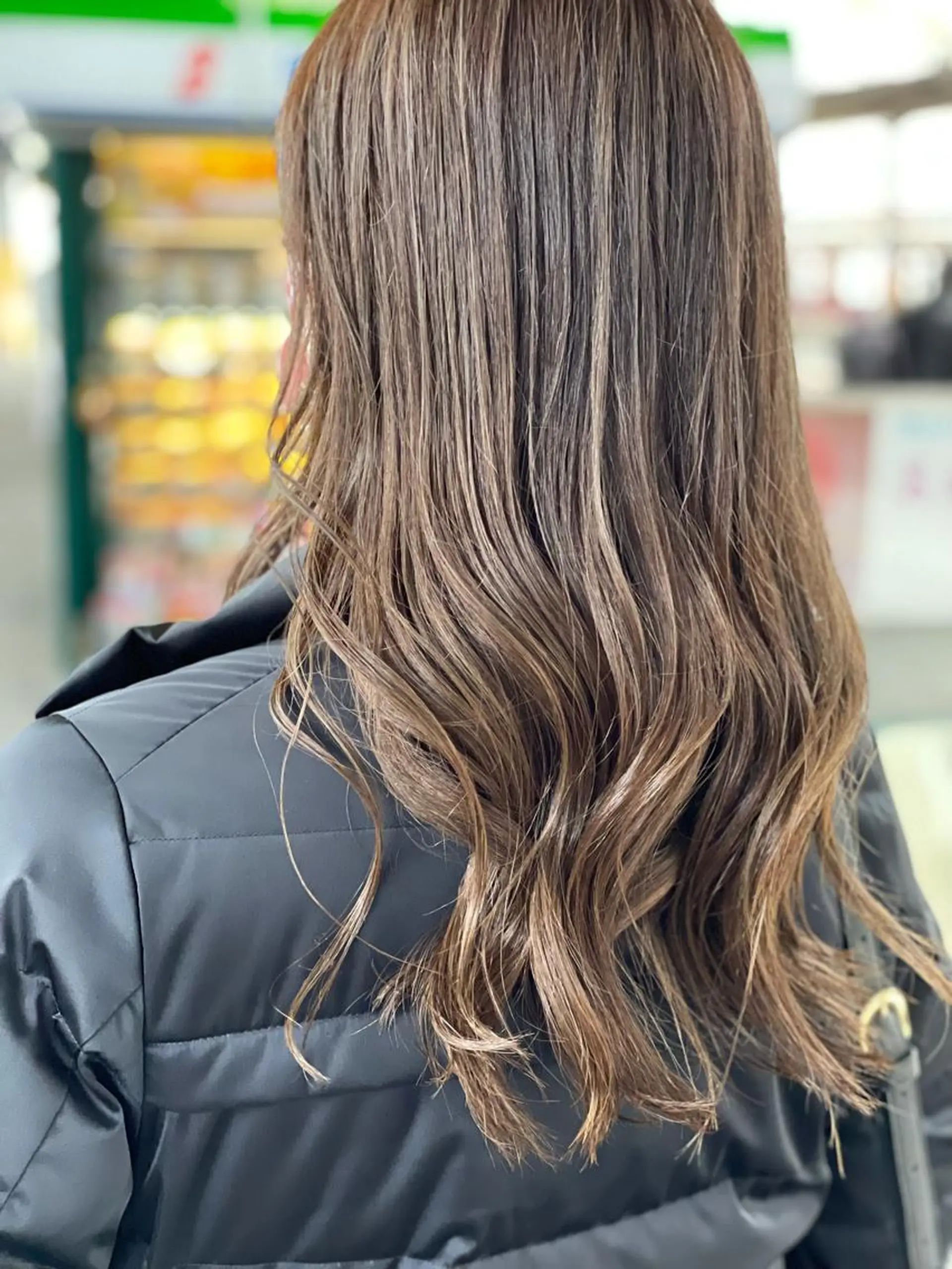 ロング カラー ベージュカラー ハイライトカラー ハイライト ハイライト 透明感カラー松本のヘアスタイル