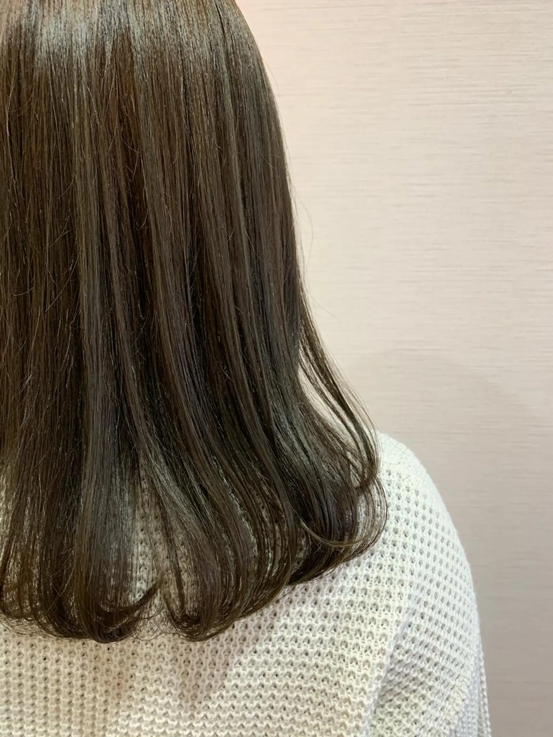 ミディアム カラー 蓮見  友里のヘアスタイル