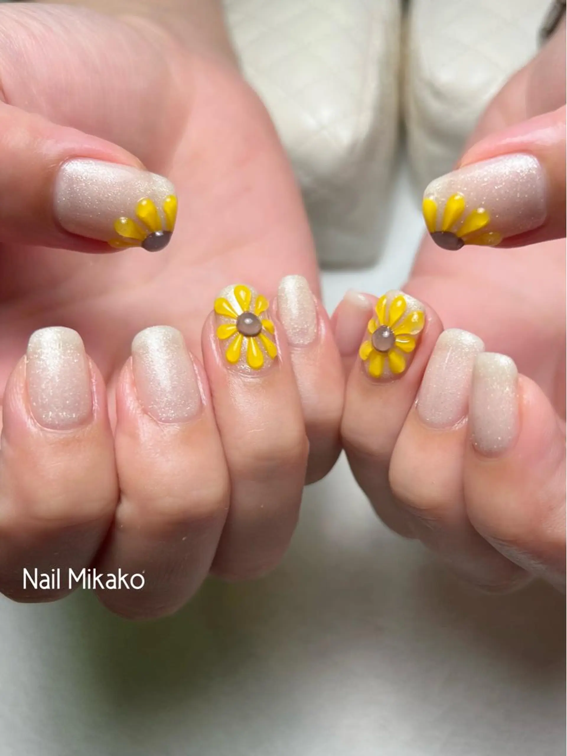 ネイル フラワーネイル ぷっくりネイル Nail Mikakoのネイルデザイン