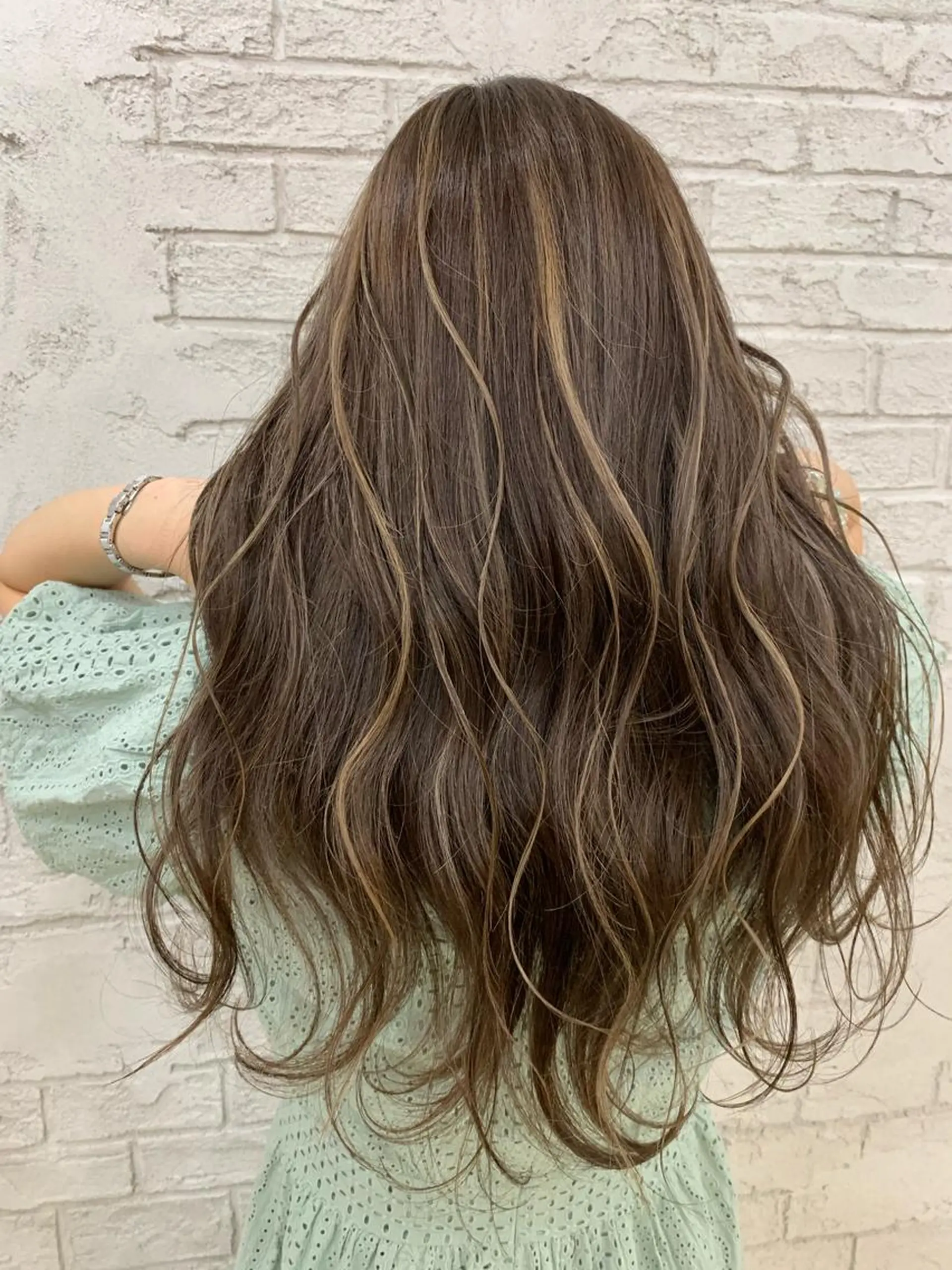 セミロング ハイライト 🇺🇸ハイライト特 化美容師🇺🇸漆沢のヘアスタイル