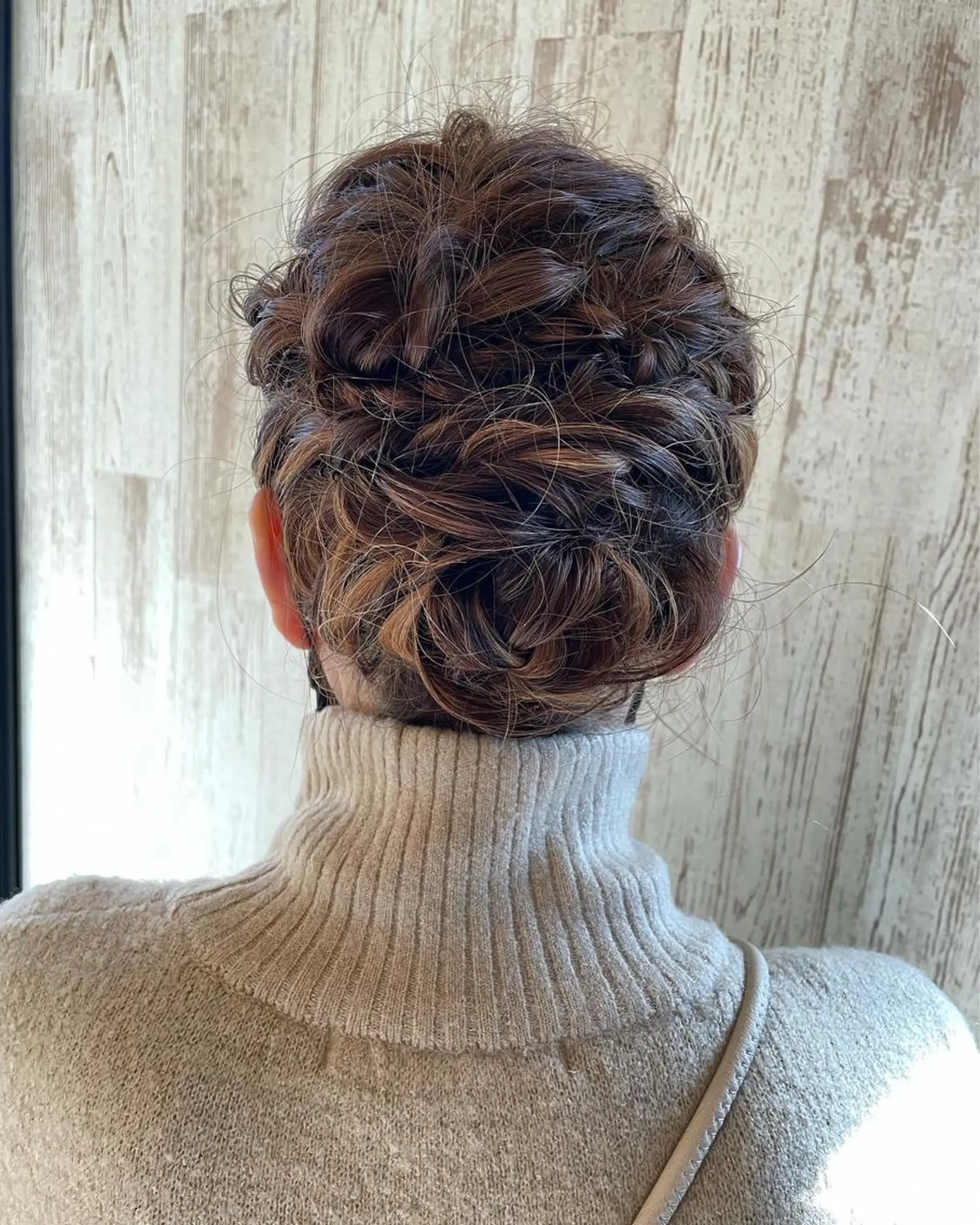 セミロング ヘアアレンジ 岡村 真子のヘアスタイル