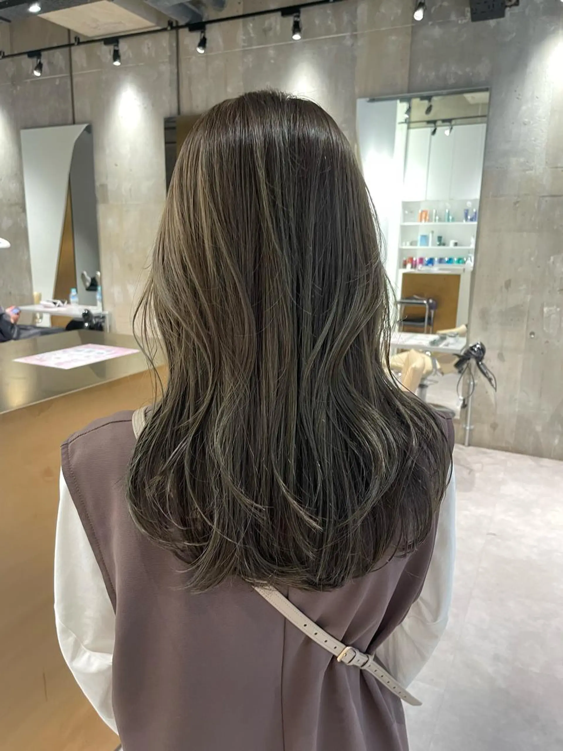 セミロング カラー ☀️海外レイヤー 🇺🇸/ヒナコのヘアスタイル