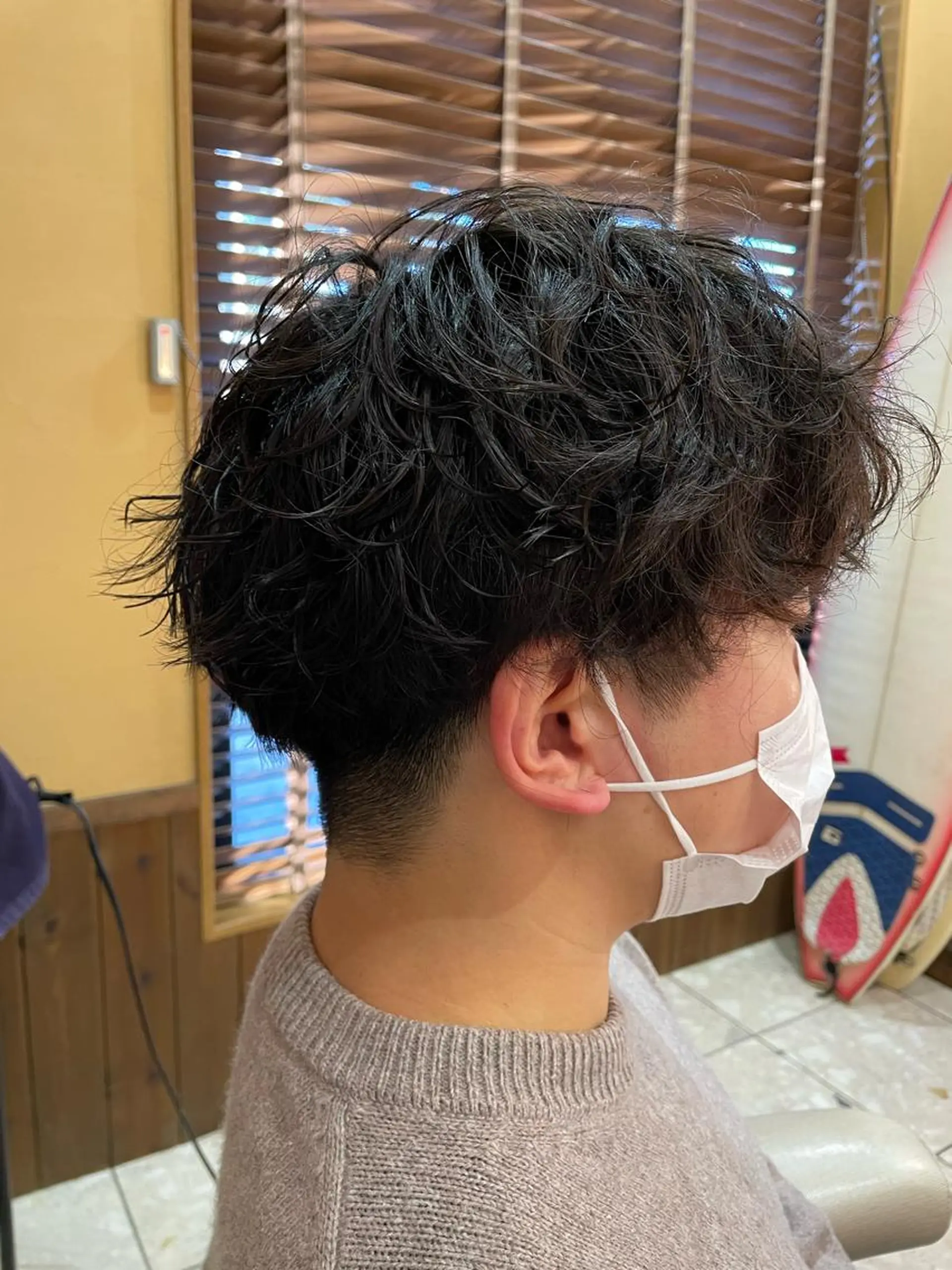 パーマ メンズ メンズパーマ スパイラルパーマ カット パーマ 飯泉/メンズカラー ツイスパ/メッシュのヘアスタイル