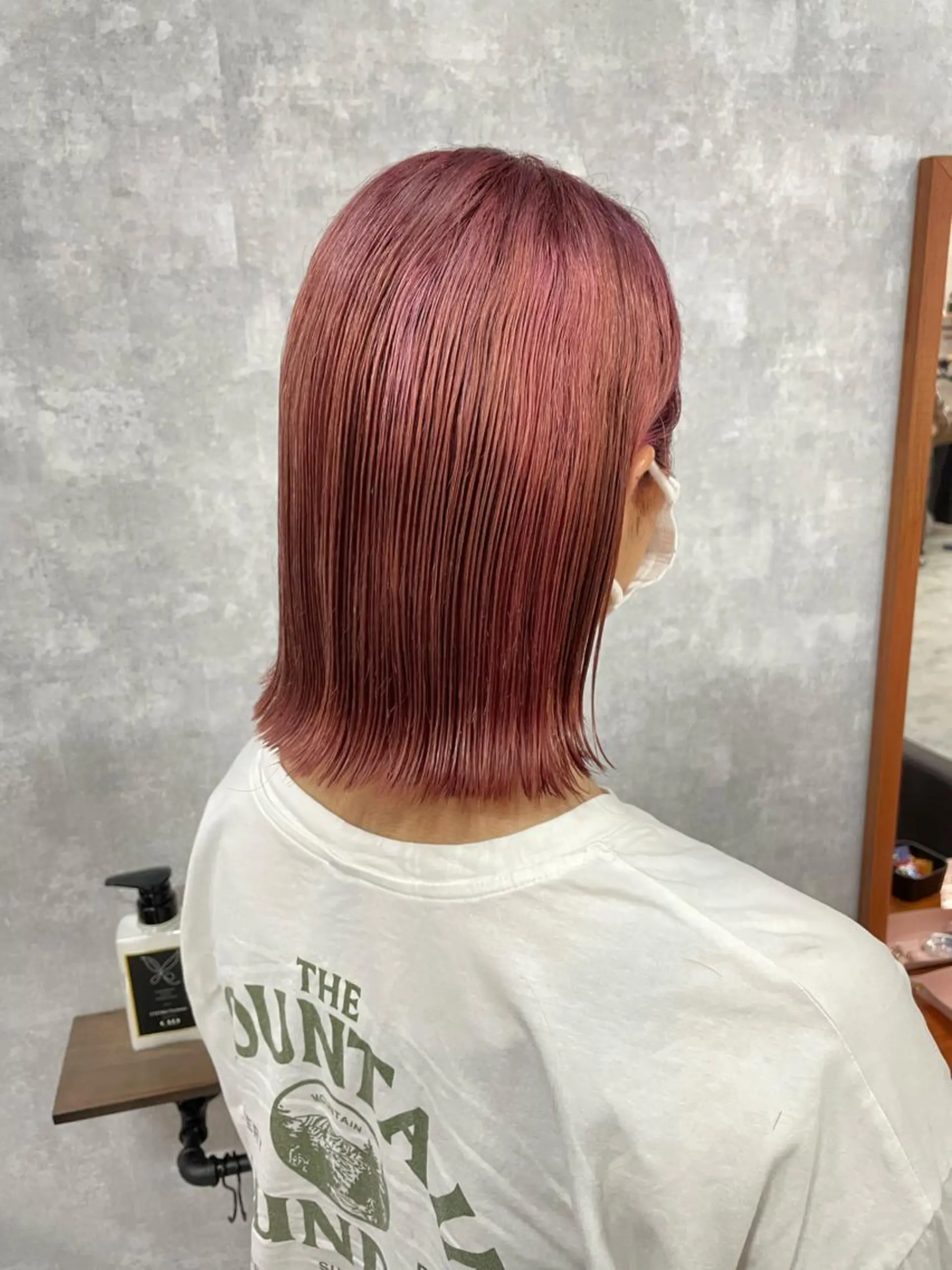 ショート 切りっぱなしボブ ショートボブ ハンサムショート 丸みショート アッシュ カット ヘアカラー トリートメント モテ髪/ボブ/ショー ト/アダチフウトのヘアスタイル