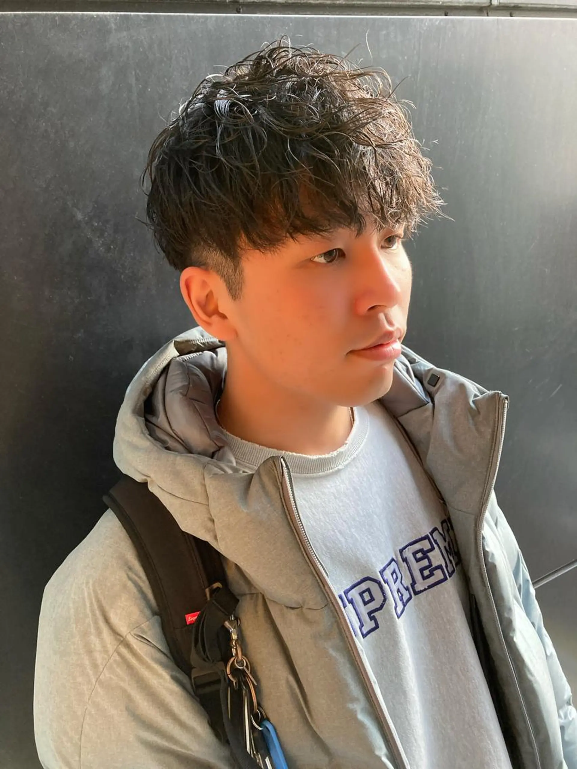 パーマ メンズ 顔まわりレイヤー デザインカットのヘアスタイル