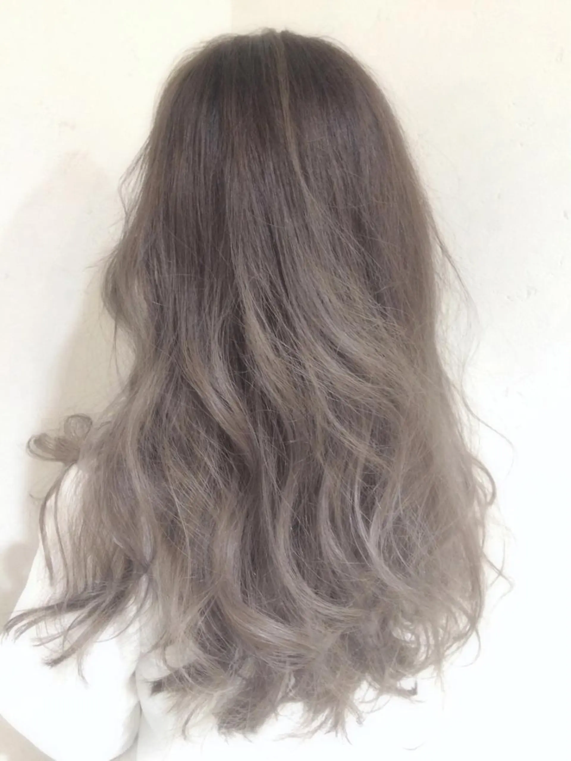 ミディアム セミロング ロング カラー アッシュ アッシュグレー アッシュグレージュ グラデーションカラー グレージュ 縮毛矯正/美髪 髪質改善/石田幸輔のヘアスタイル