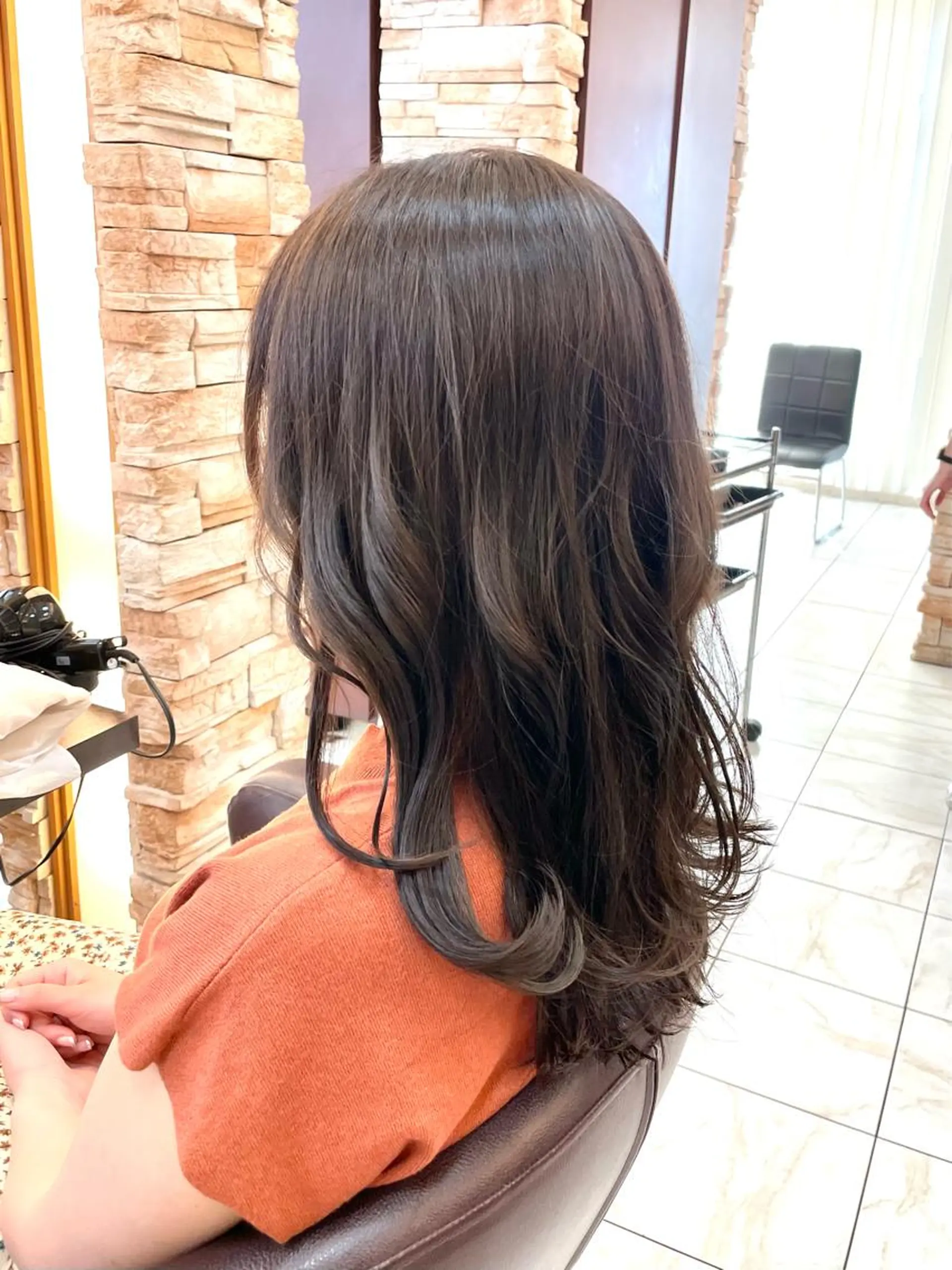 ロング ヘアカラー 新籾 尚哉のヘアスタイル