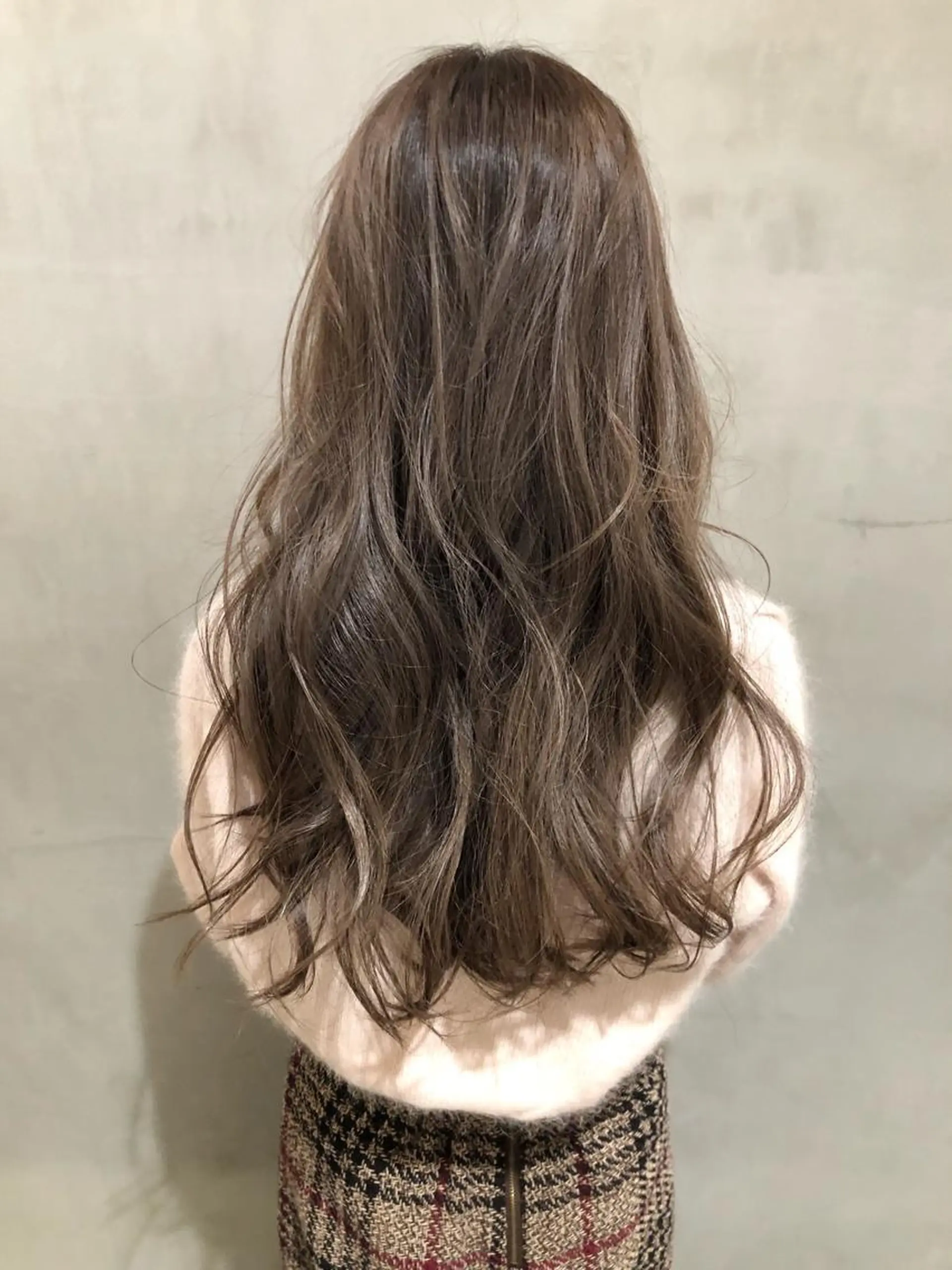 ロング カラー ベージュカラー ヘアカラー トリートメント 大西 直人のヘアスタイル