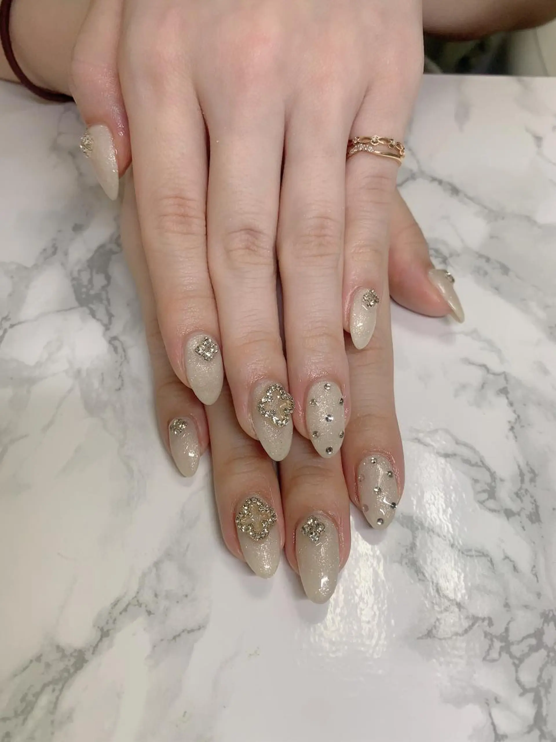 ネイル はな💎ネイル ワンホン、長さ出しのネイルデザイン