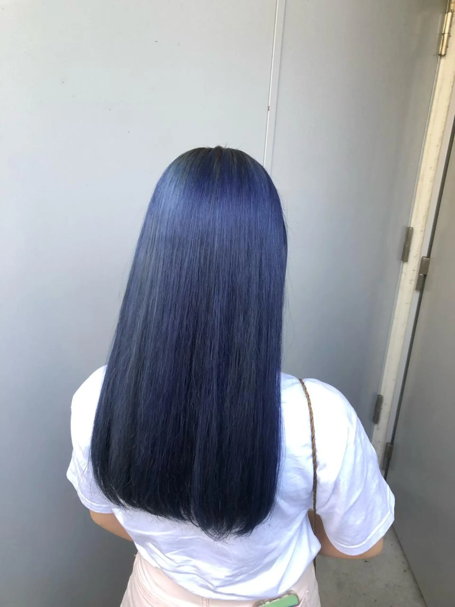 ロング 寒色＆ブリーチ特化 寒色MiOのヘアスタイル