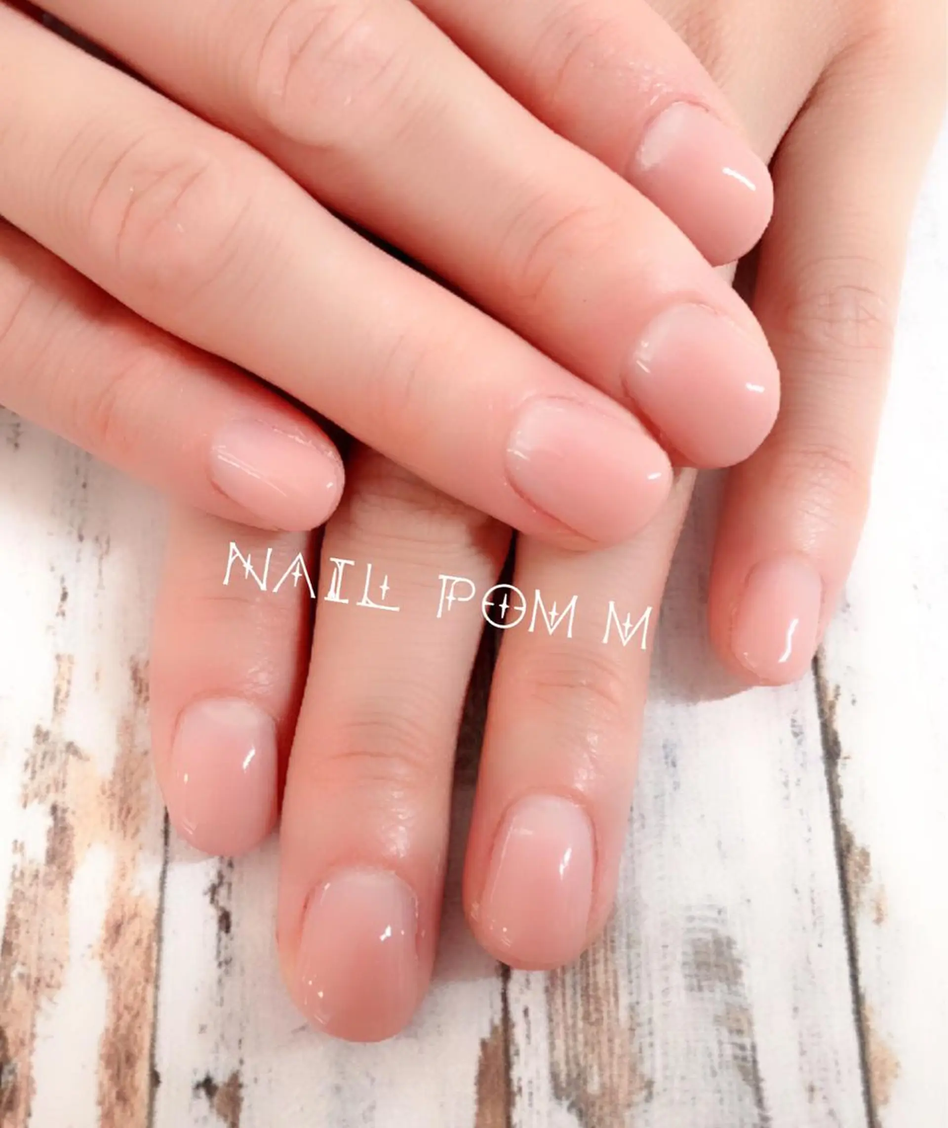 ネイル グラデーション ハンドネイル ハンドケア naiL pom.Mのネイルデザイン