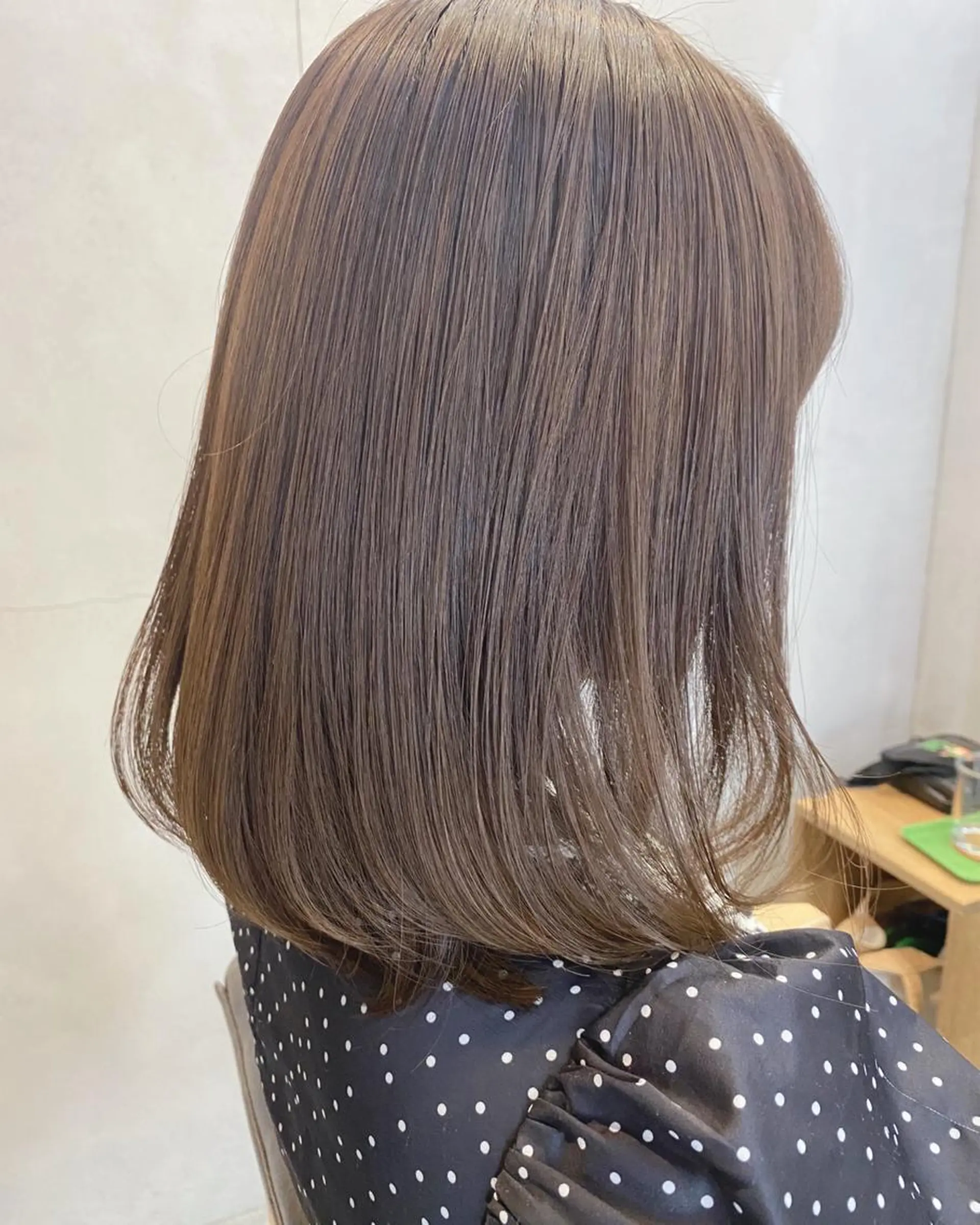 ミディアム カラー conne& ririのヘアスタイル