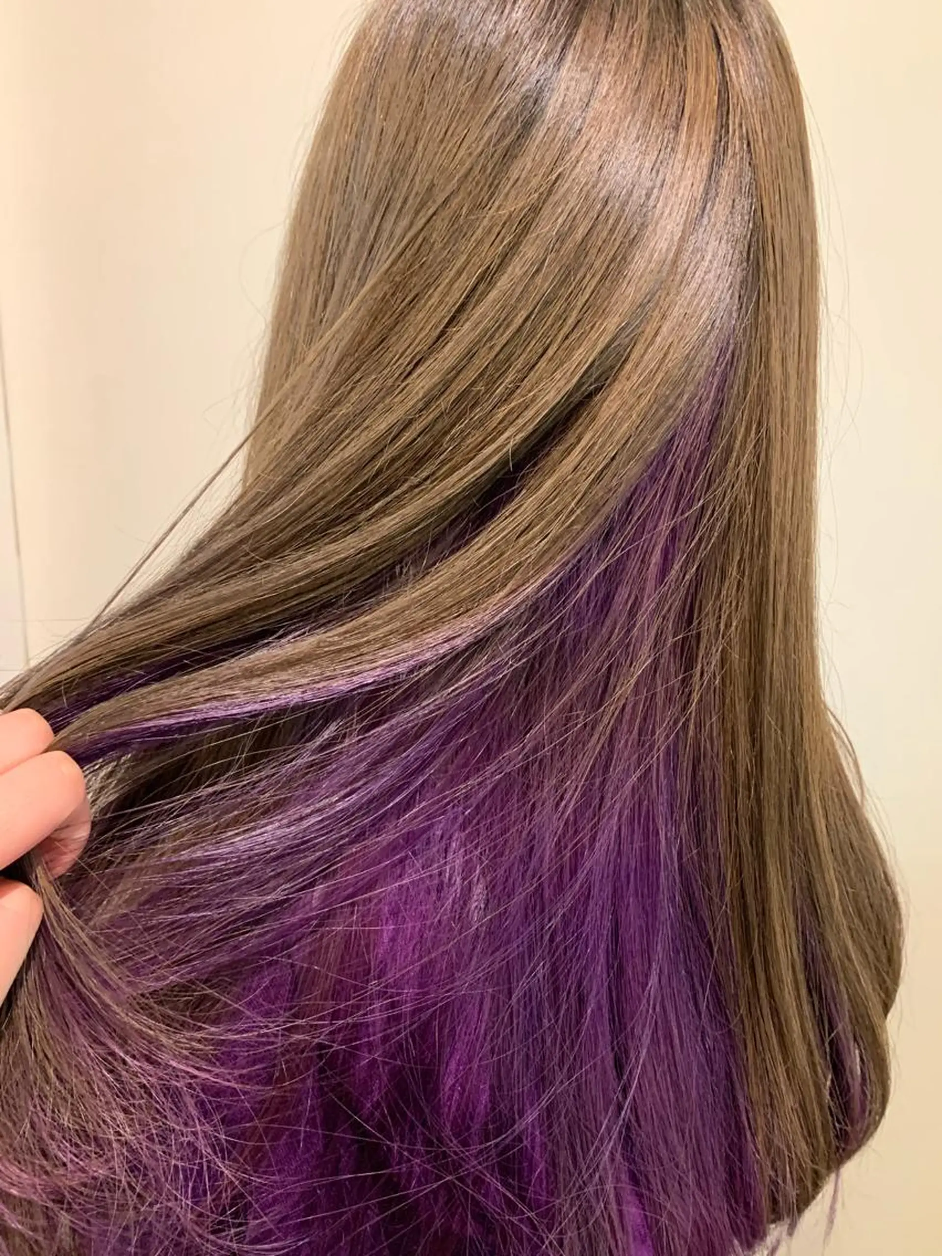 セミロング カラー 艶カラー｜透明感 カラー｜レイヤーのヘアスタイル